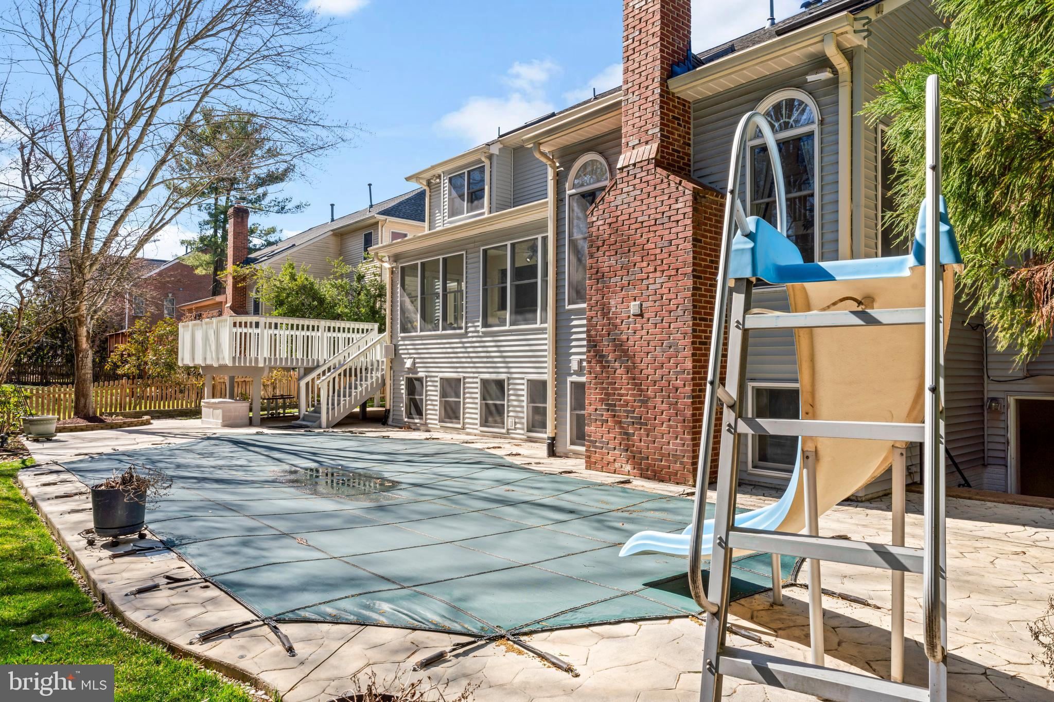 OAKTON  WOODS - Residential