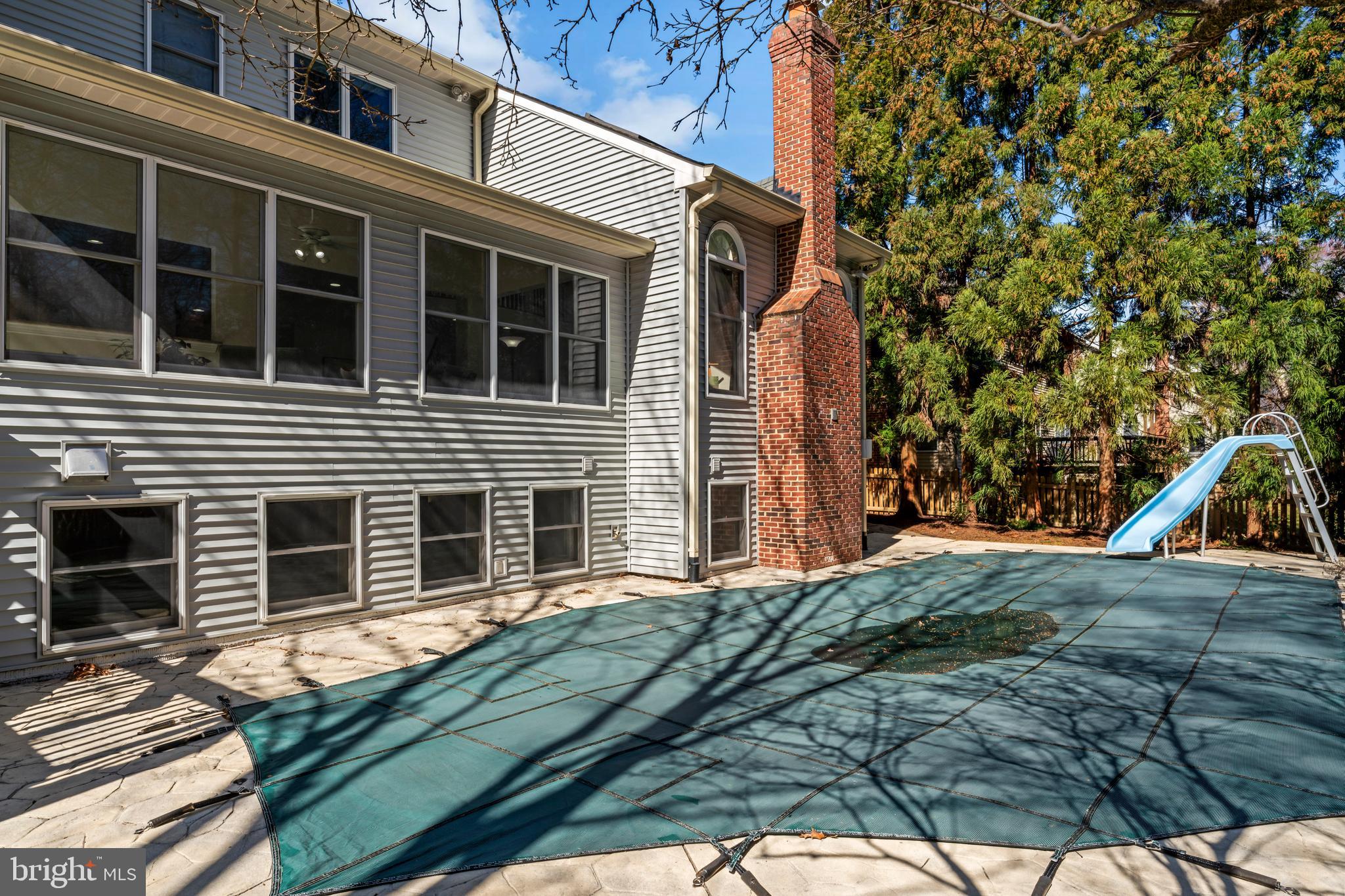 OAKTON  WOODS - Residential