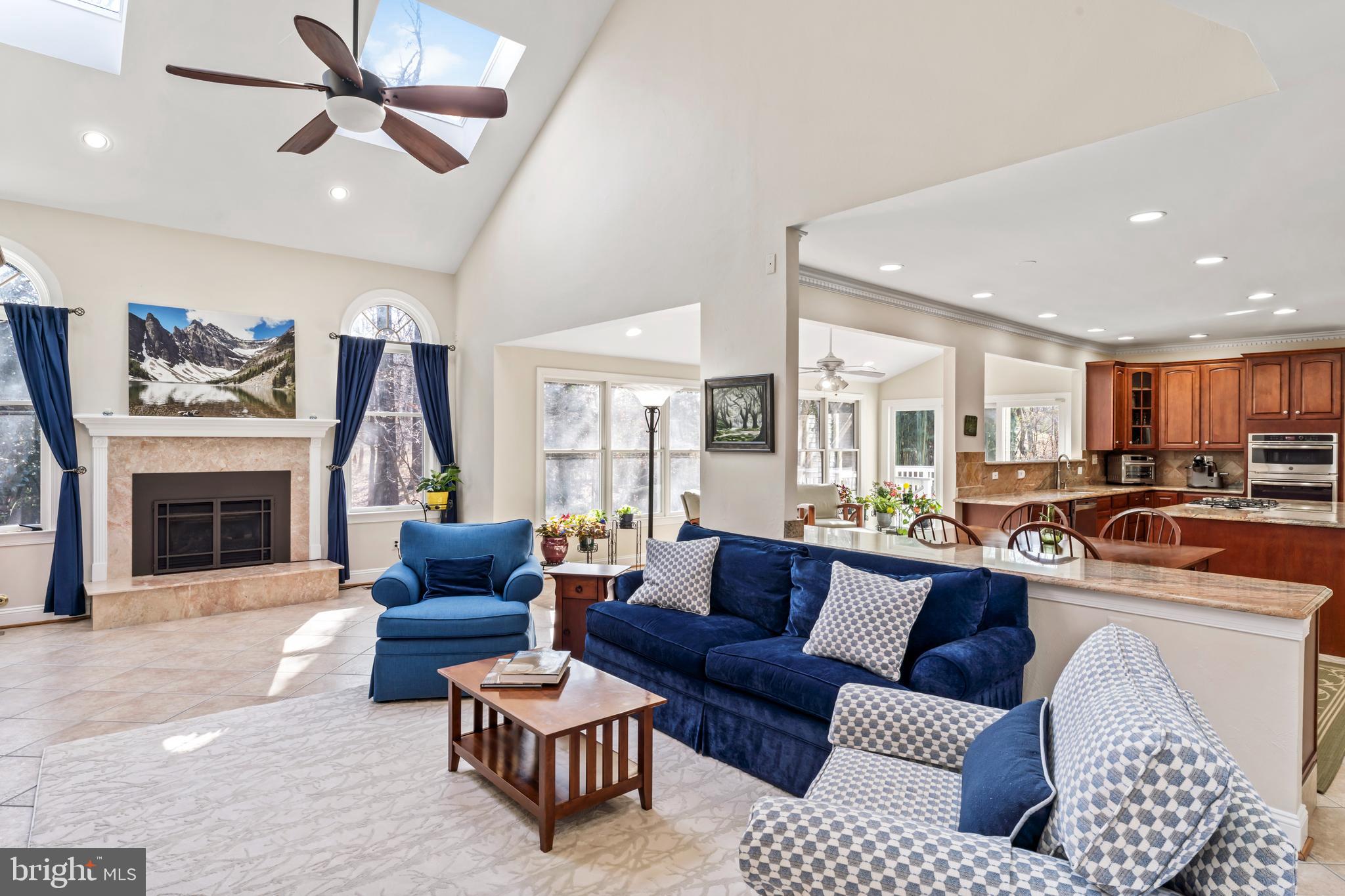 OAKTON  WOODS - Residential