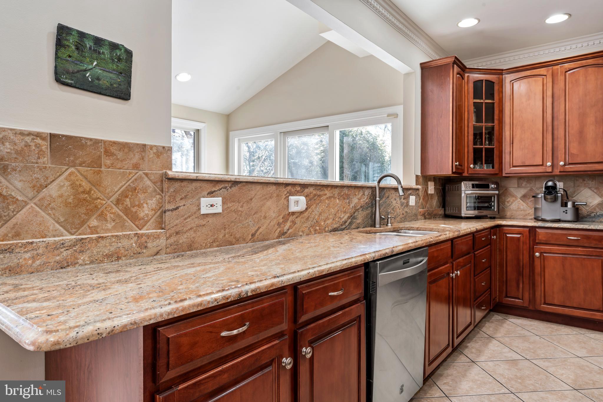 OAKTON  WOODS - Residential