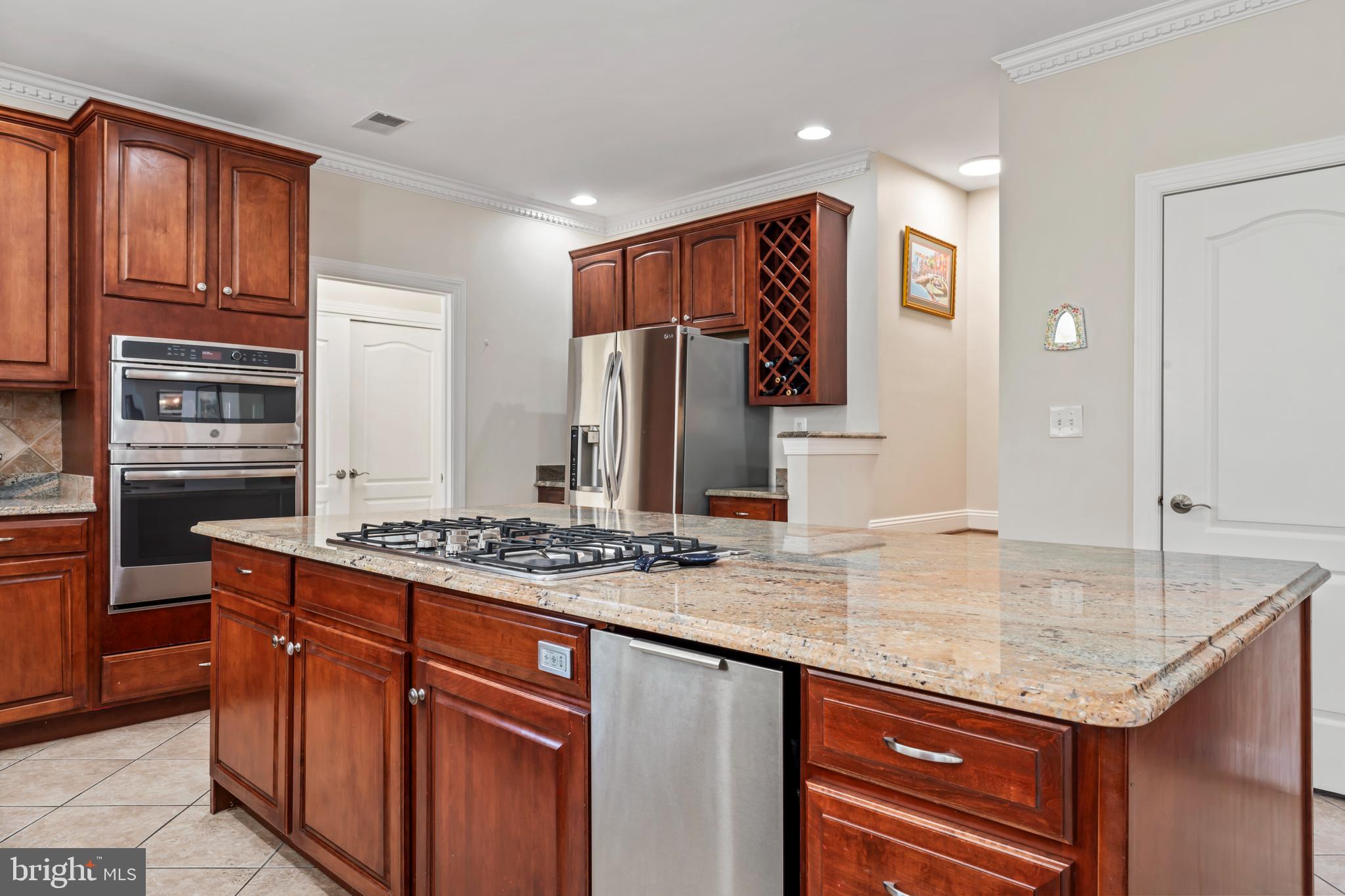 OAKTON  WOODS - Residential