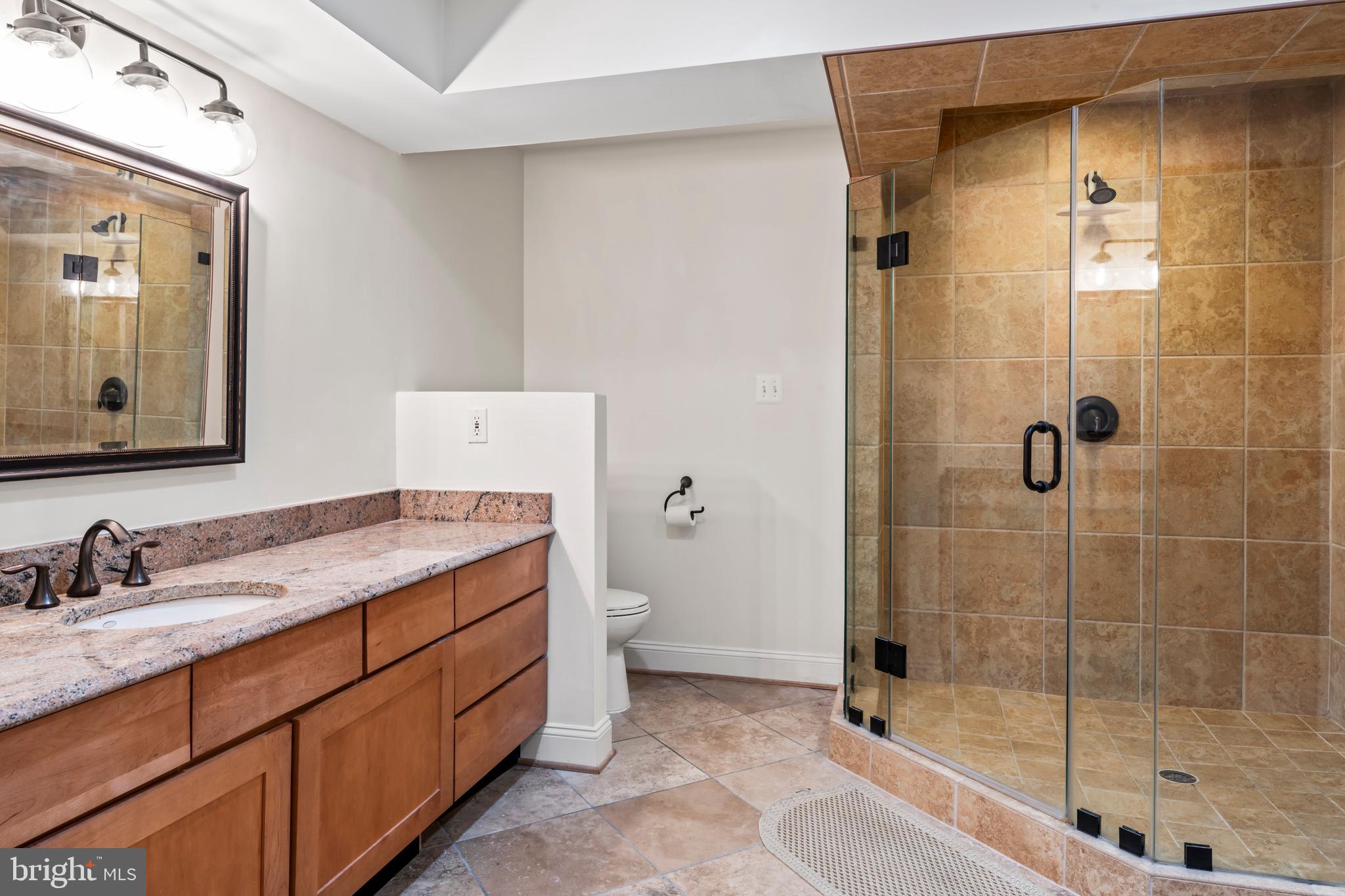 OAKTON  WOODS - Residential