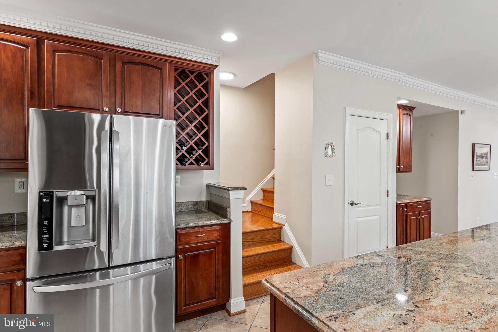 OAKTON  WOODS - Residential