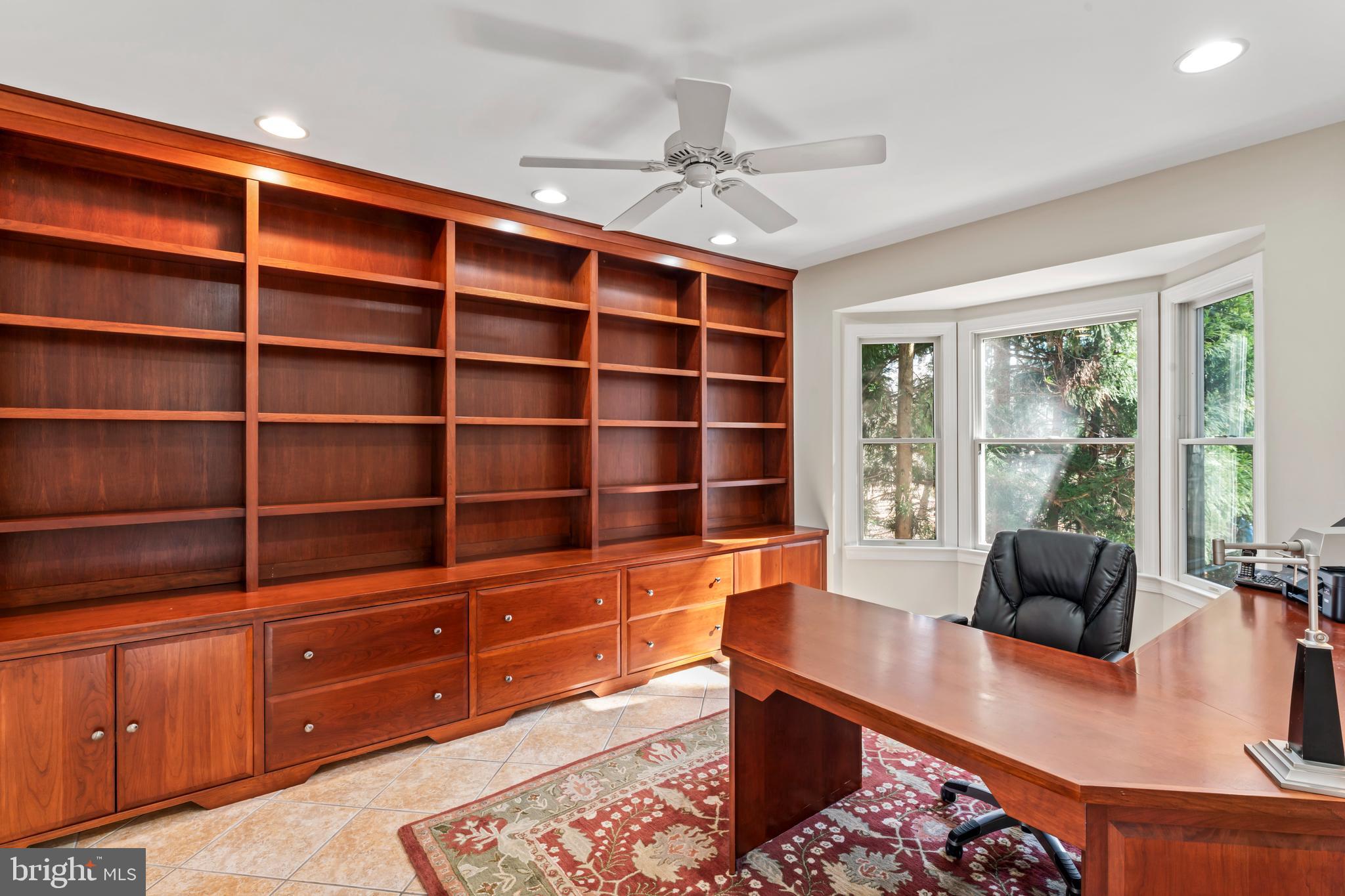 OAKTON  WOODS - Residential