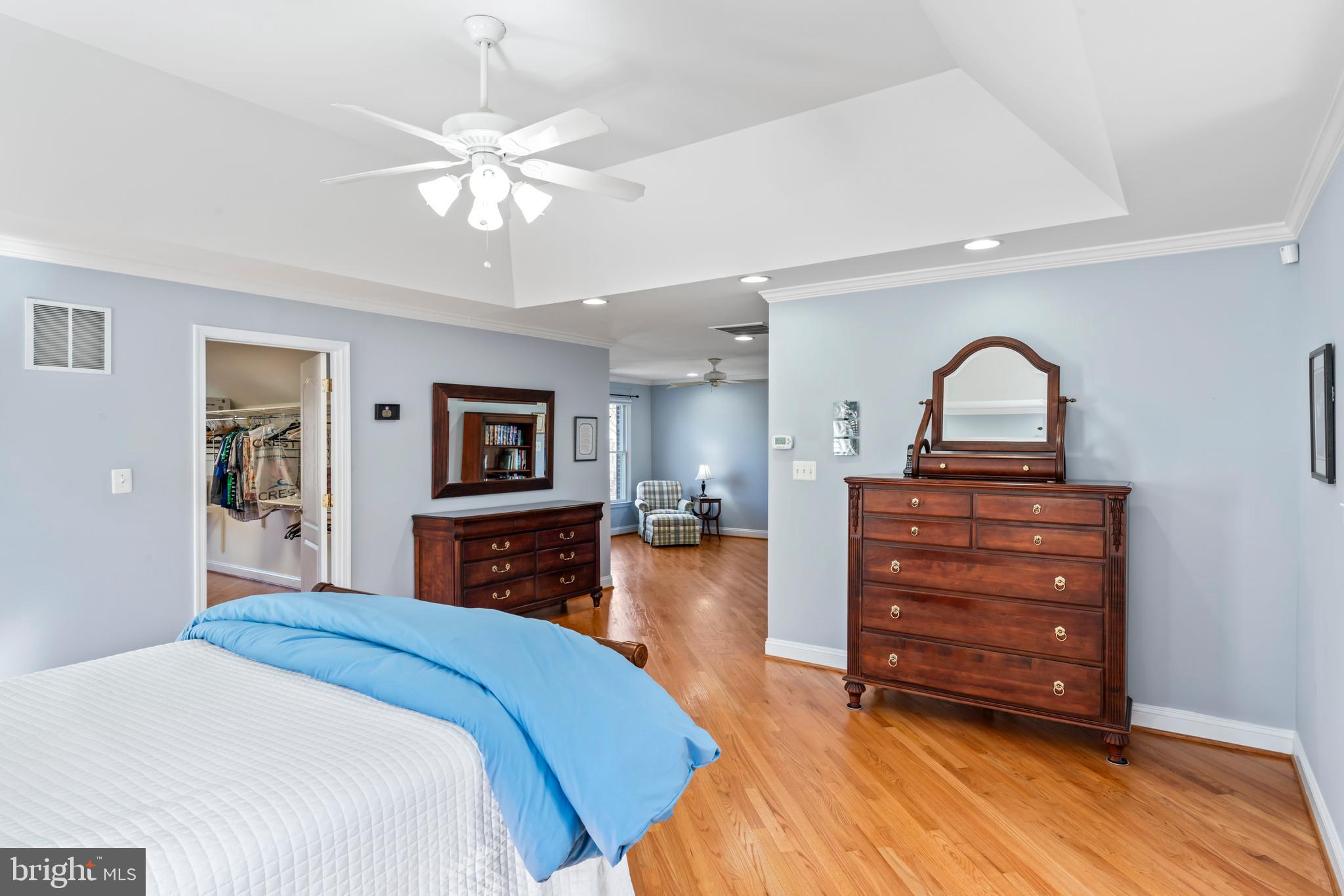 OAKTON  WOODS - Residential