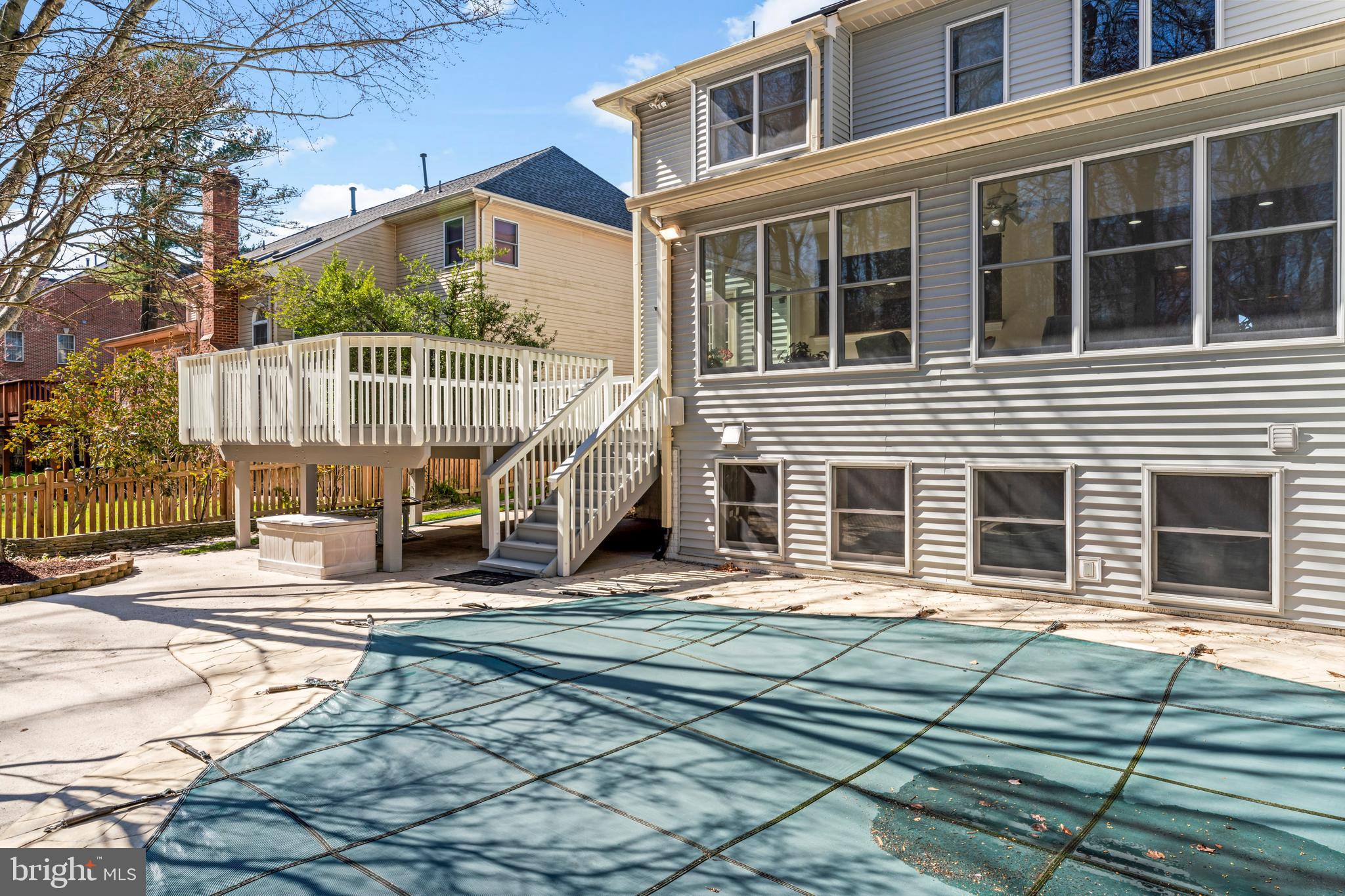 OAKTON  WOODS - Residential