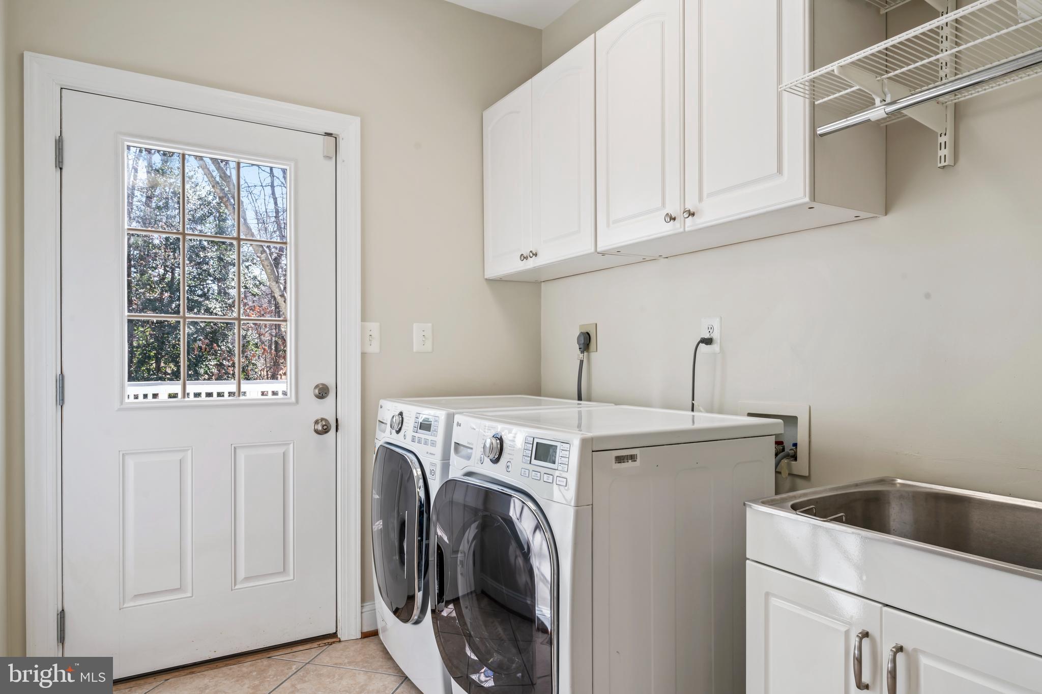 OAKTON  WOODS - Residential