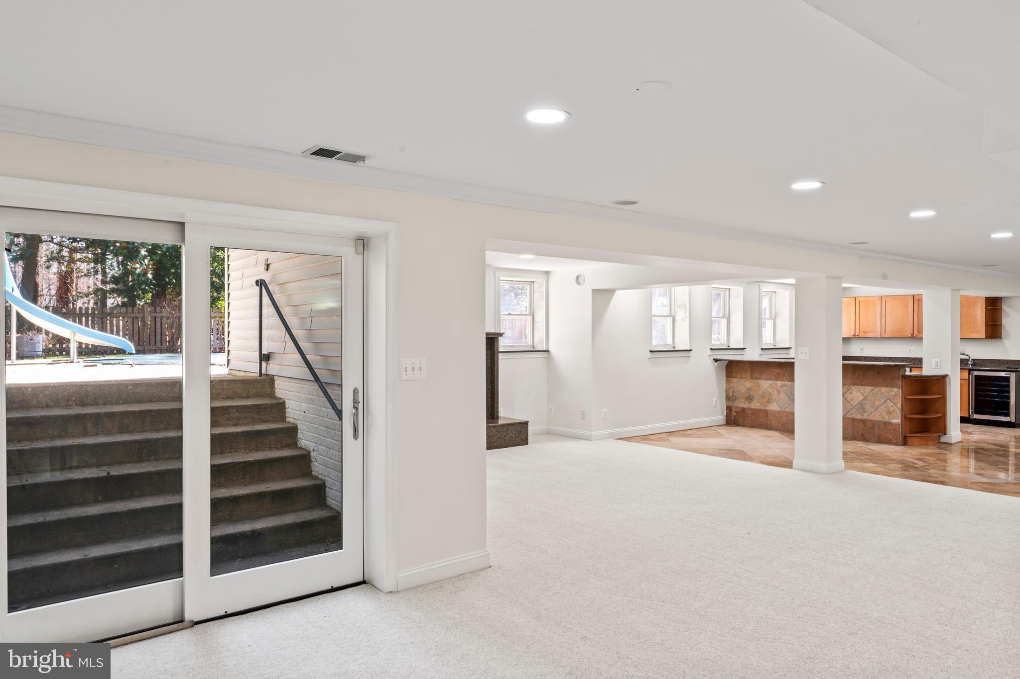 OAKTON  WOODS - Residential