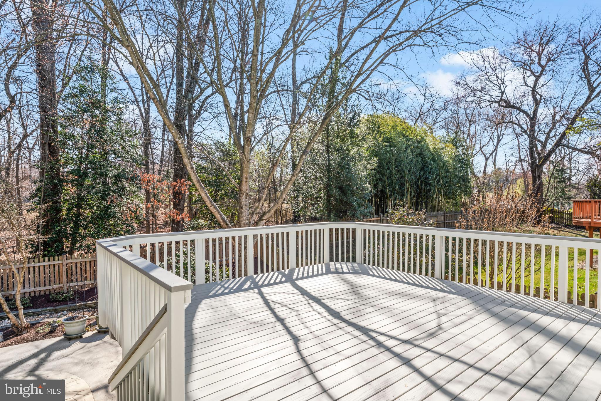 OAKTON  WOODS - Residential