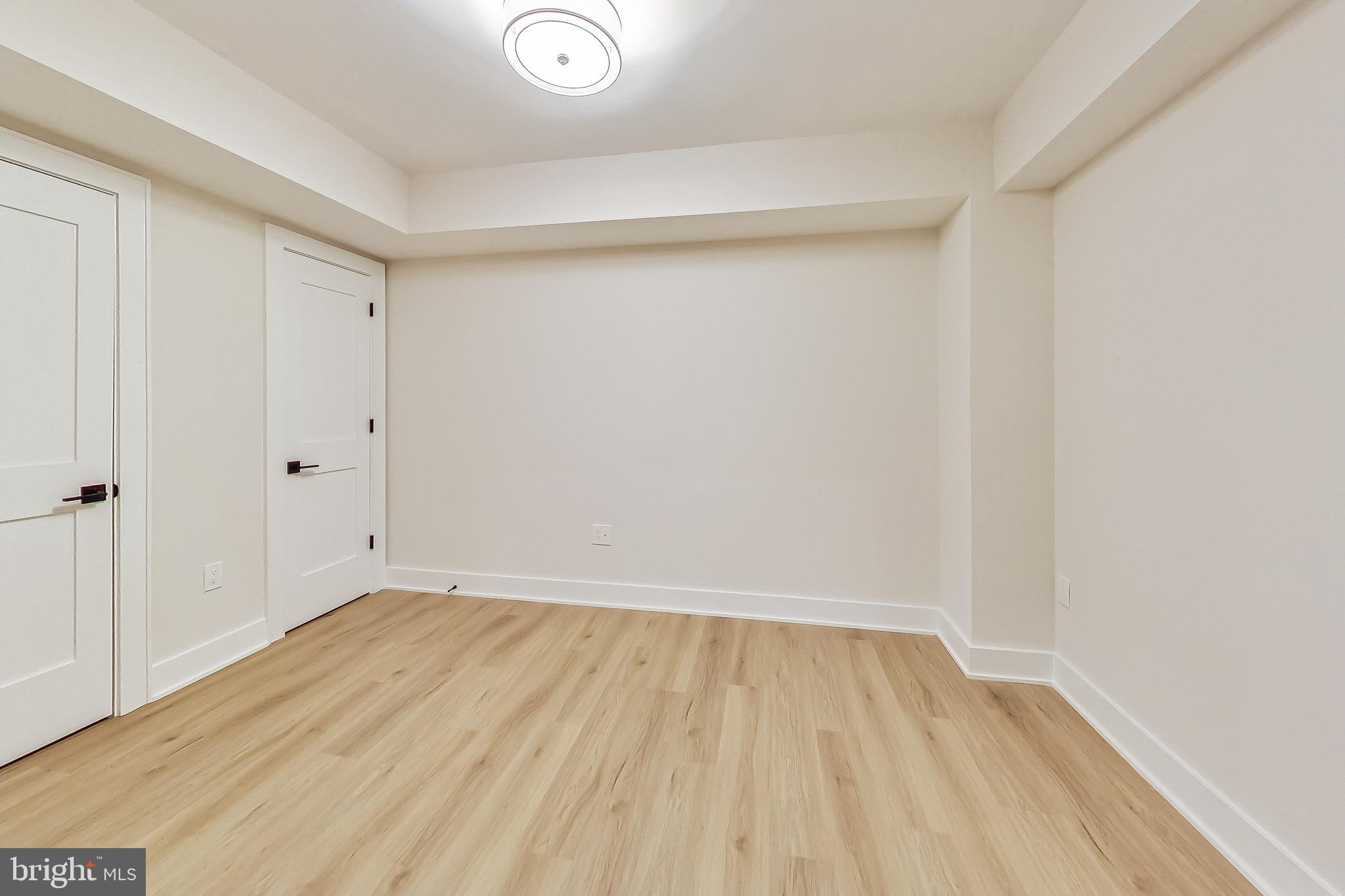 KENSINGTON - Residential