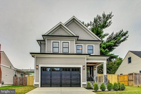 Photo of 3605 Perry Avenue, Kensington, MD 20895 (MLS # MDMC2141594) Photo of 3605 Perry Avenue, Kensington, MD 20895 (MLS # MDMC2141594)