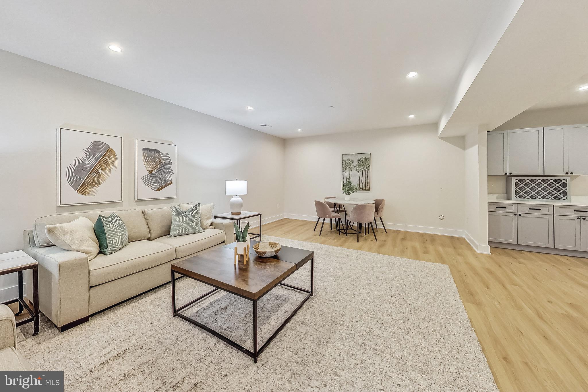 KENSINGTON - Residential