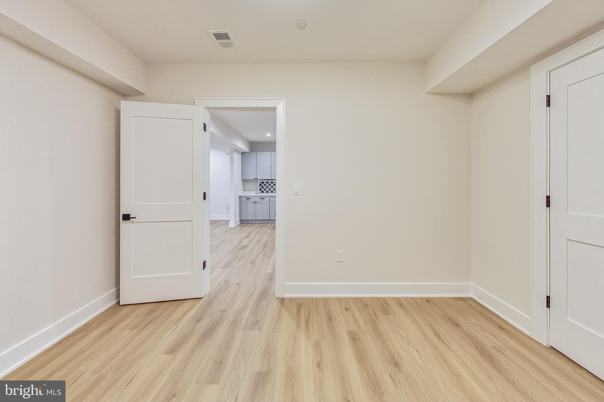 KENSINGTON - Residential