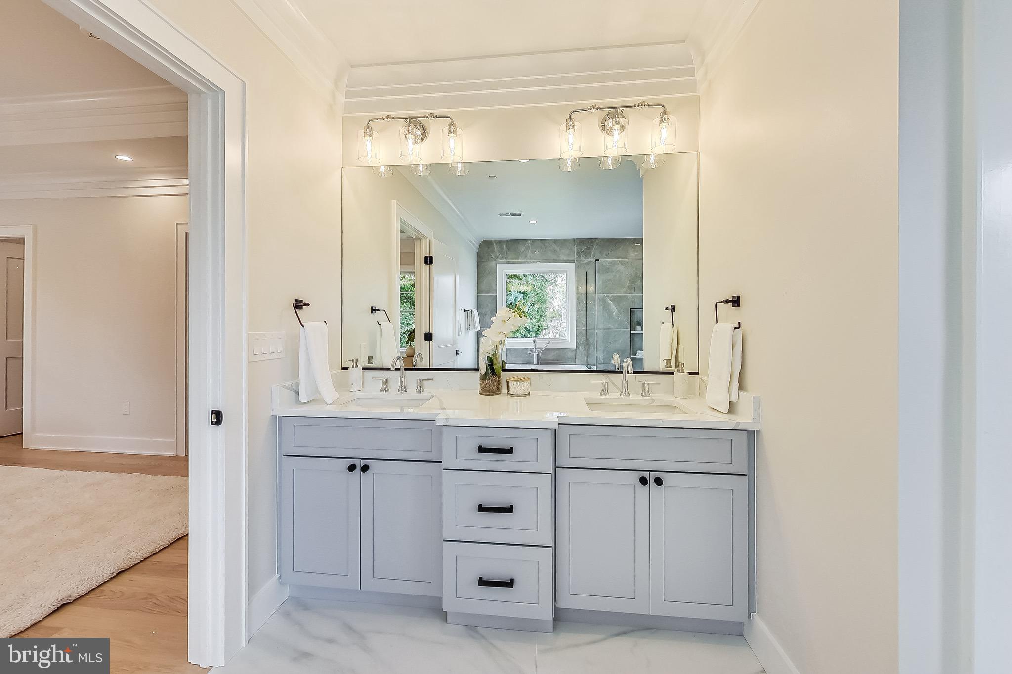 KENSINGTON - Residential