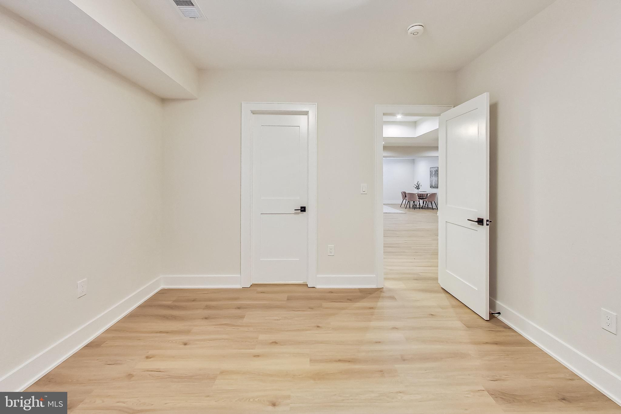 KENSINGTON - Residential