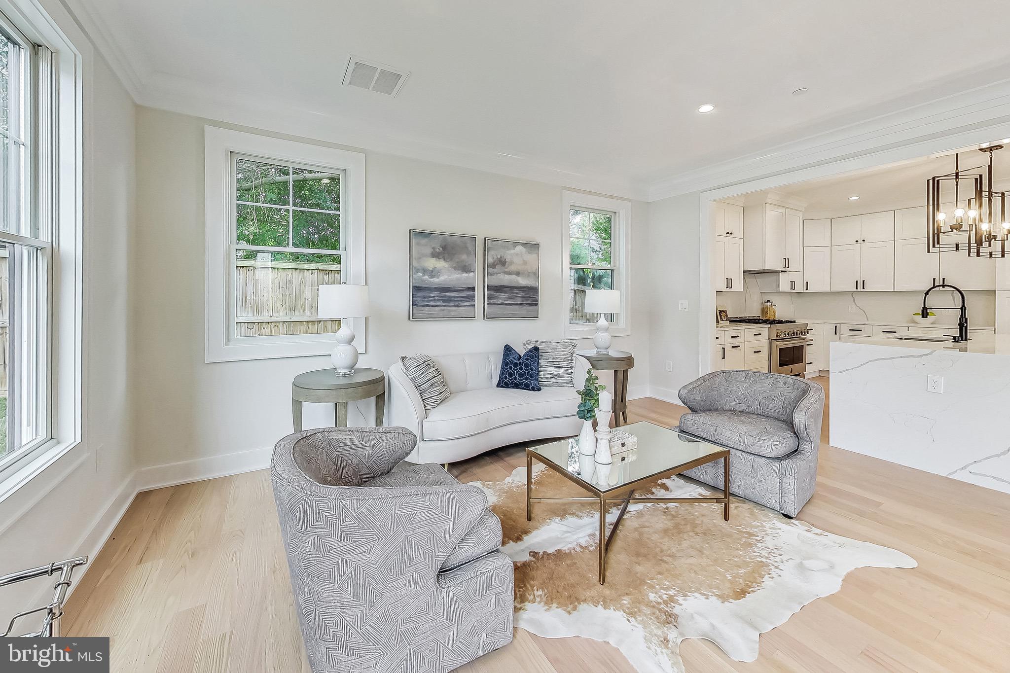 KENSINGTON - Residential