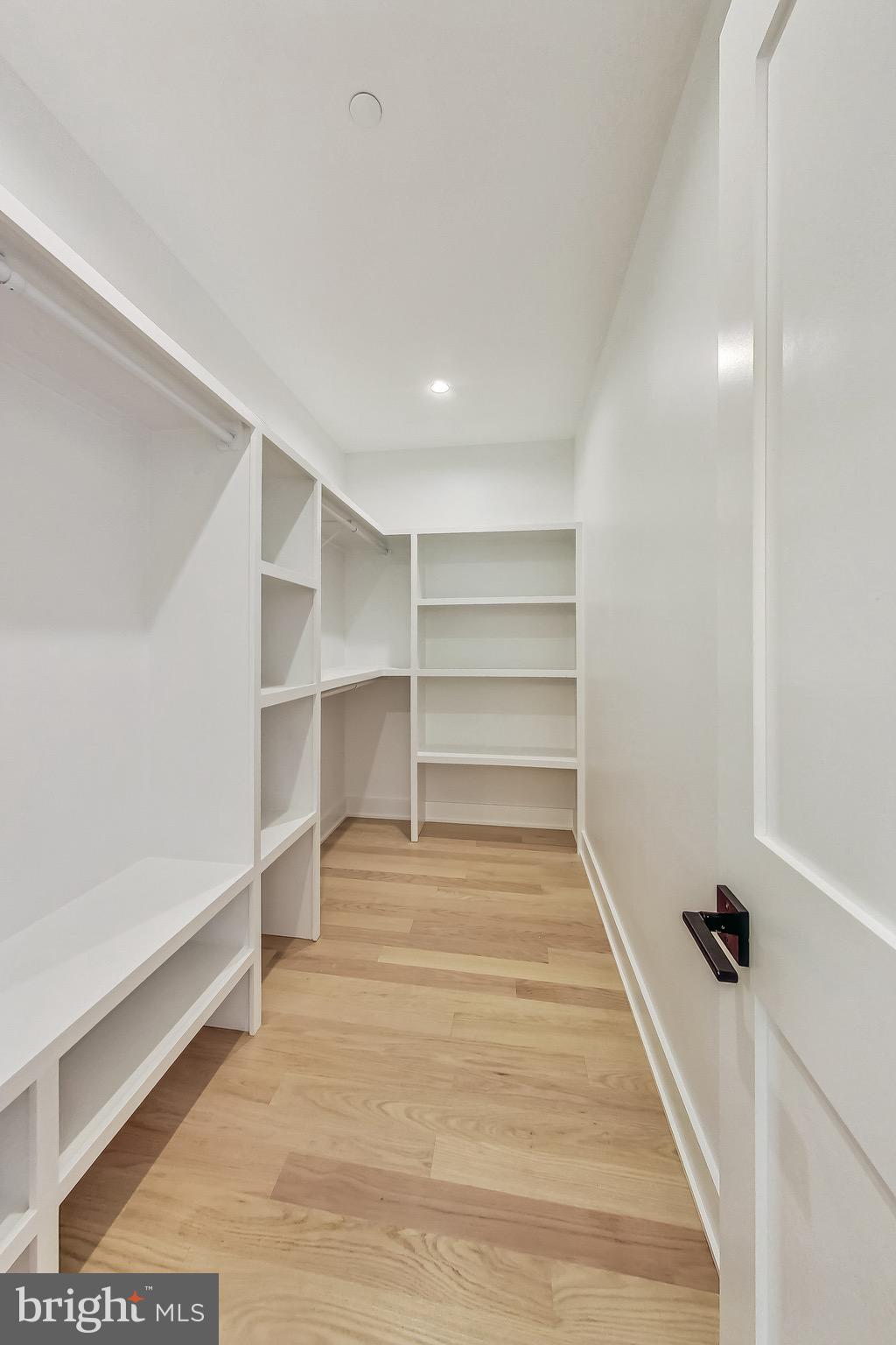 KENSINGTON - Residential