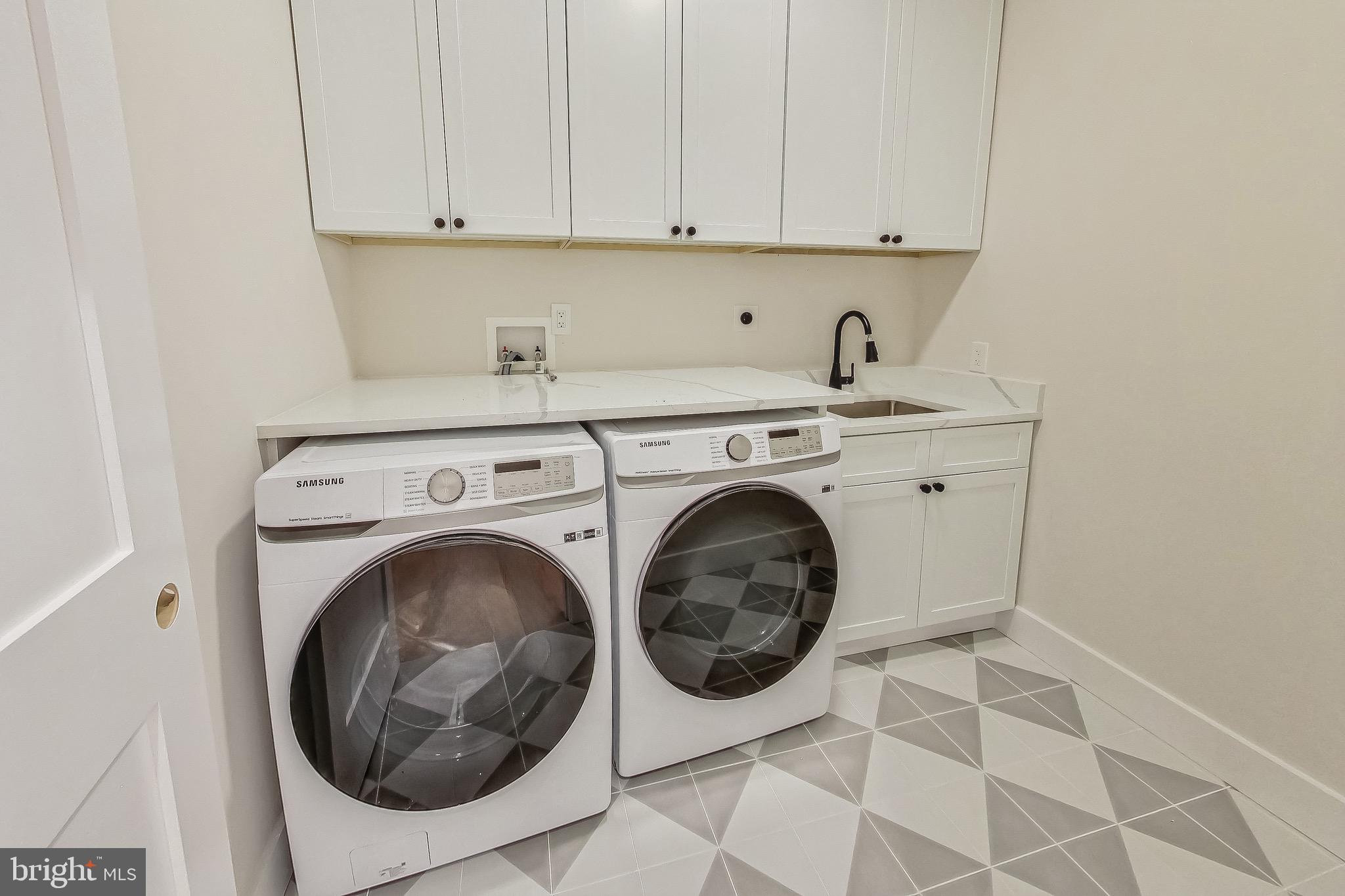 KENSINGTON - Residential