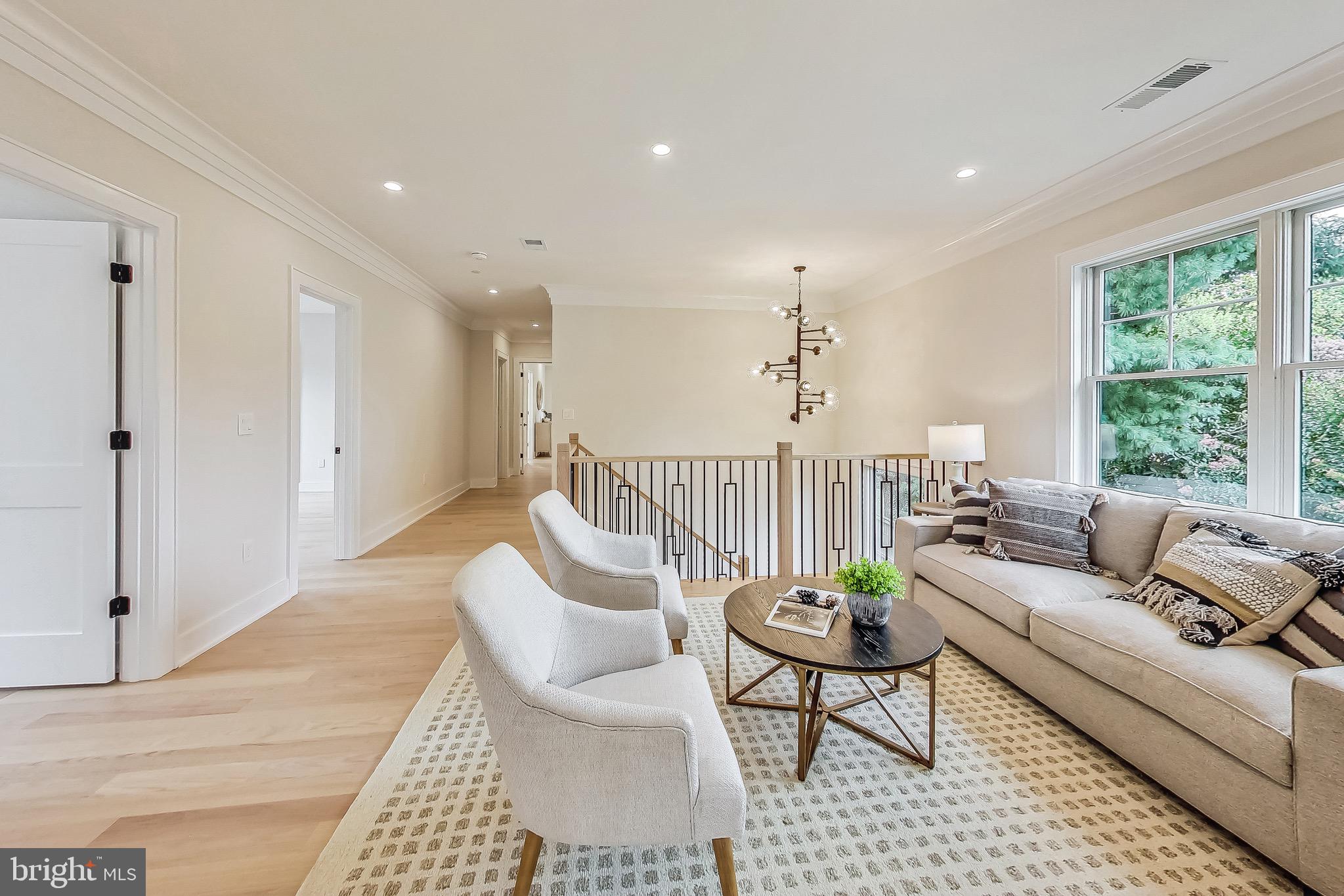 KENSINGTON - Residential