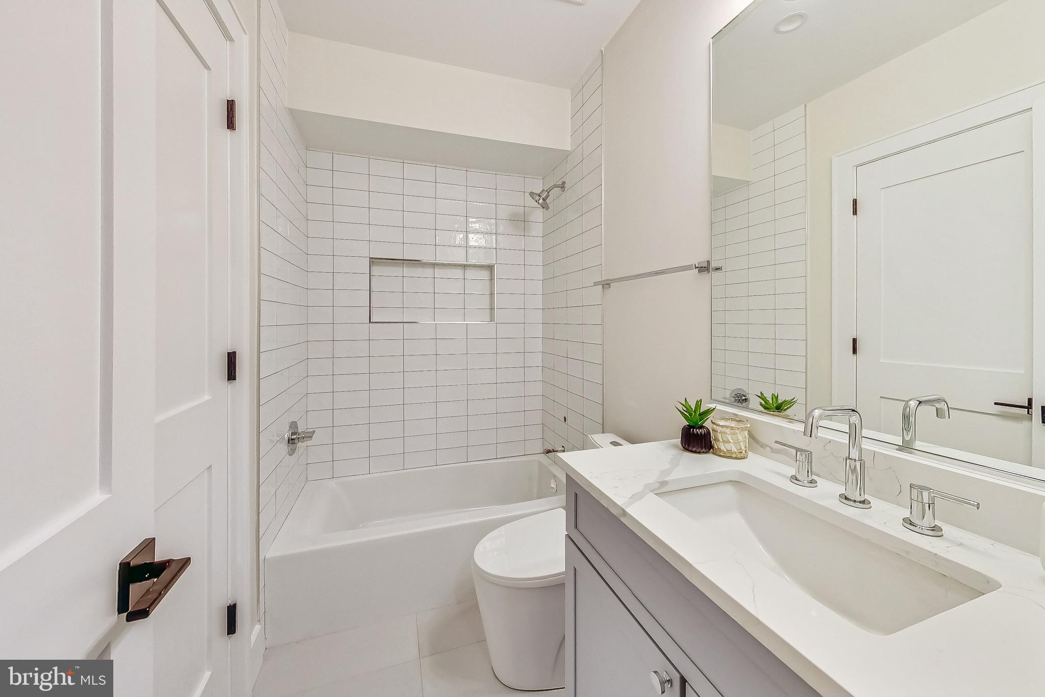 KENSINGTON - Residential