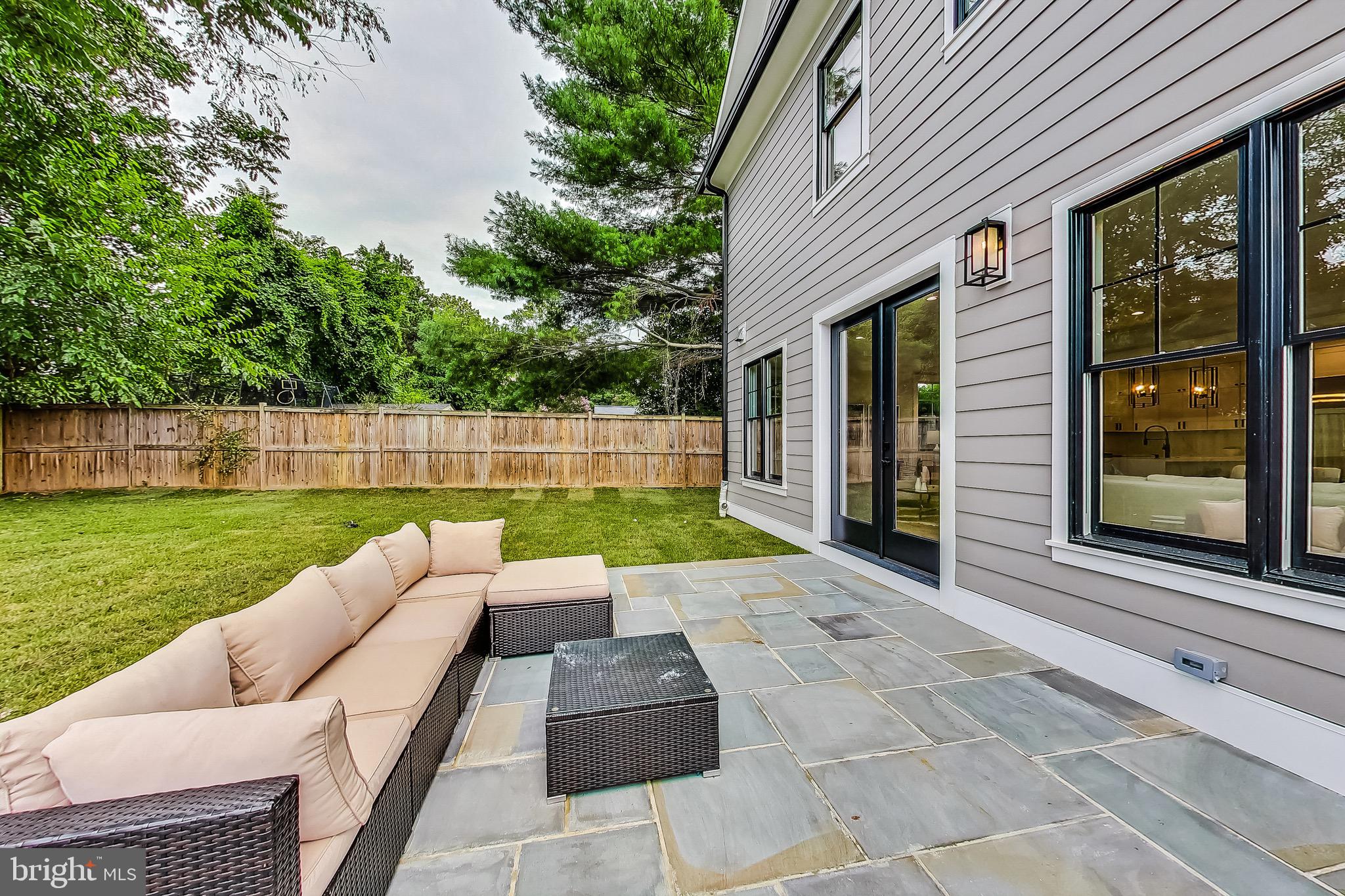 KENSINGTON - Residential