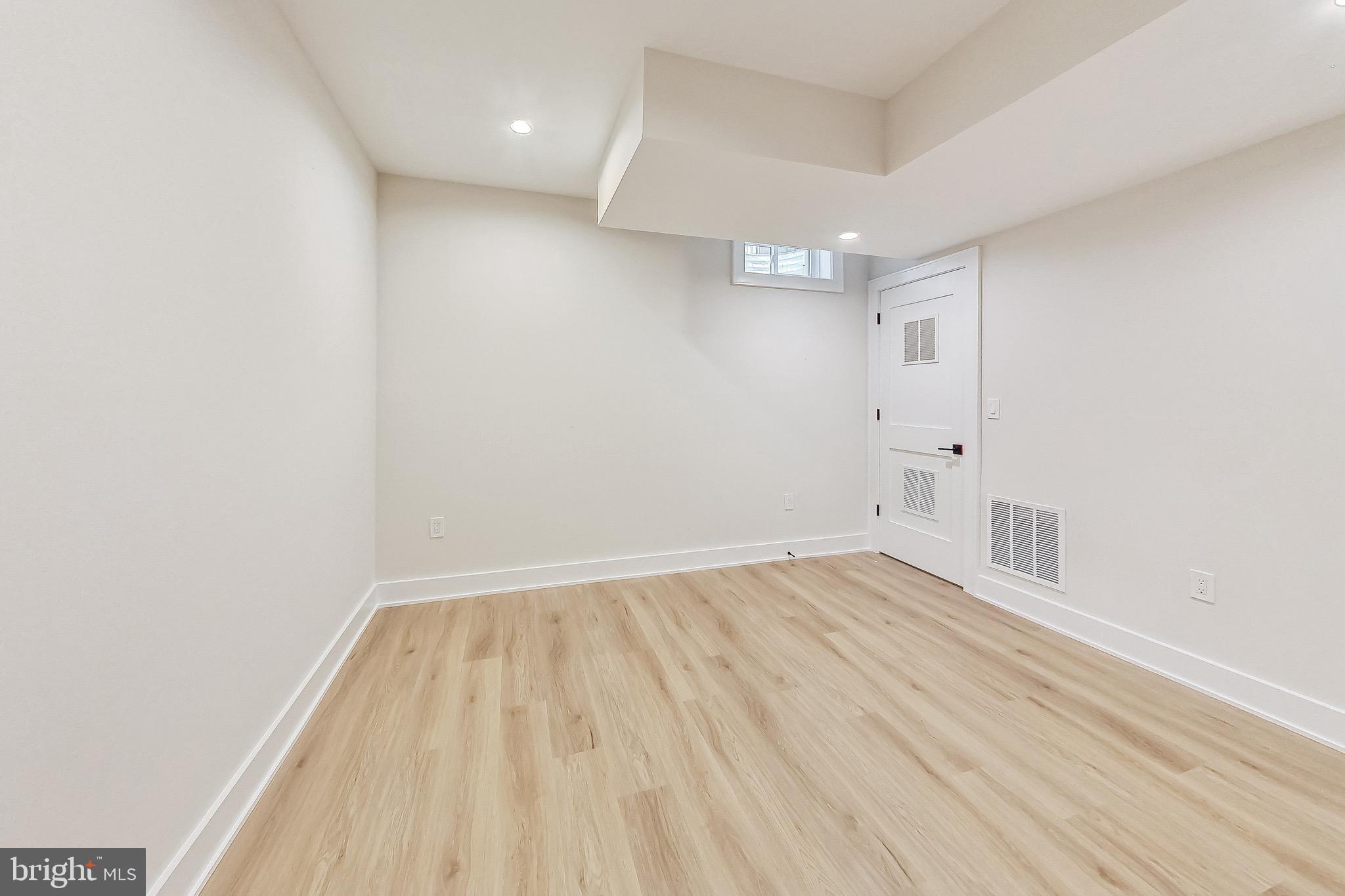 KENSINGTON - Residential