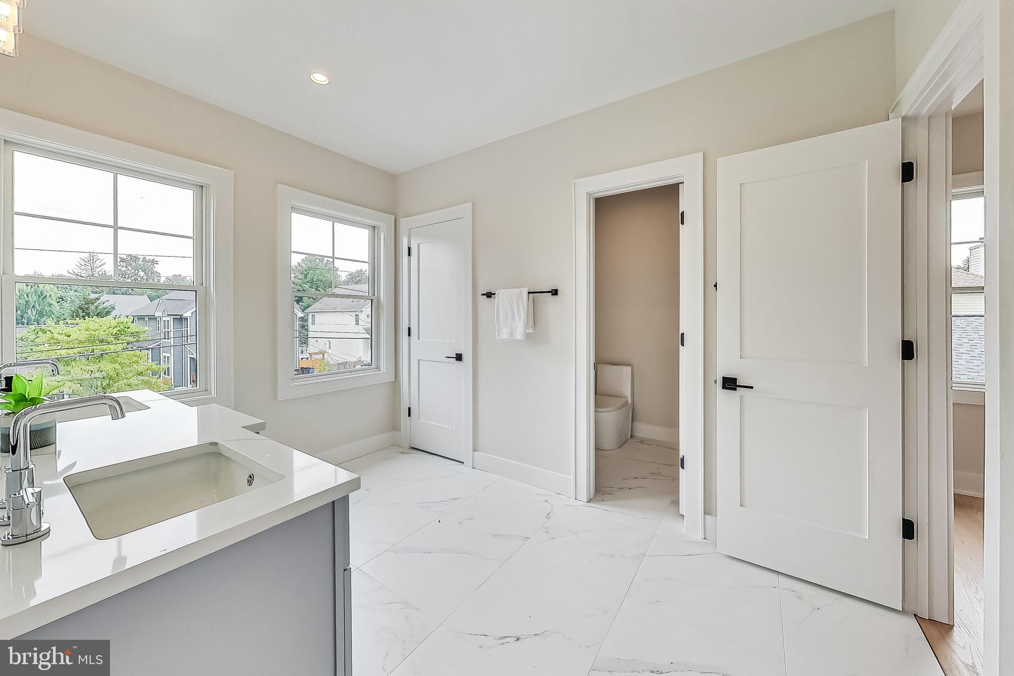 KENSINGTON - Residential