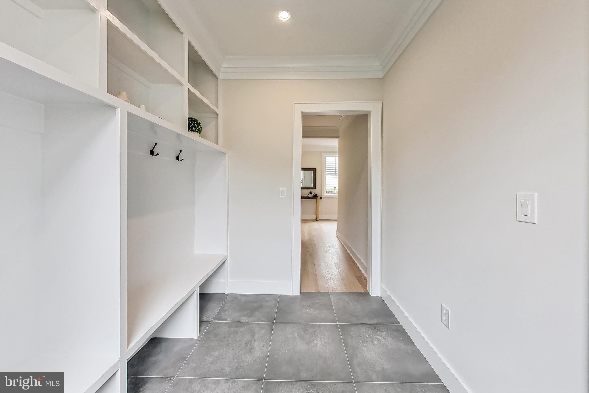 KENSINGTON - Residential