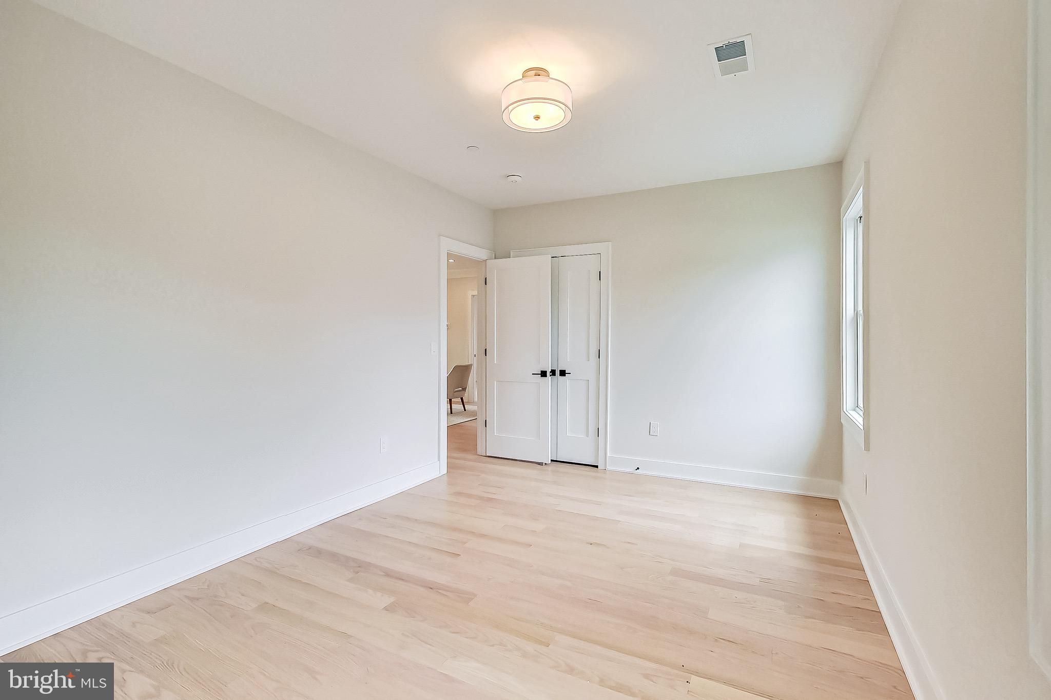 KENSINGTON - Residential