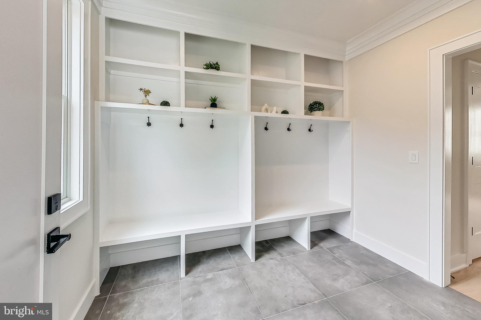 KENSINGTON - Residential