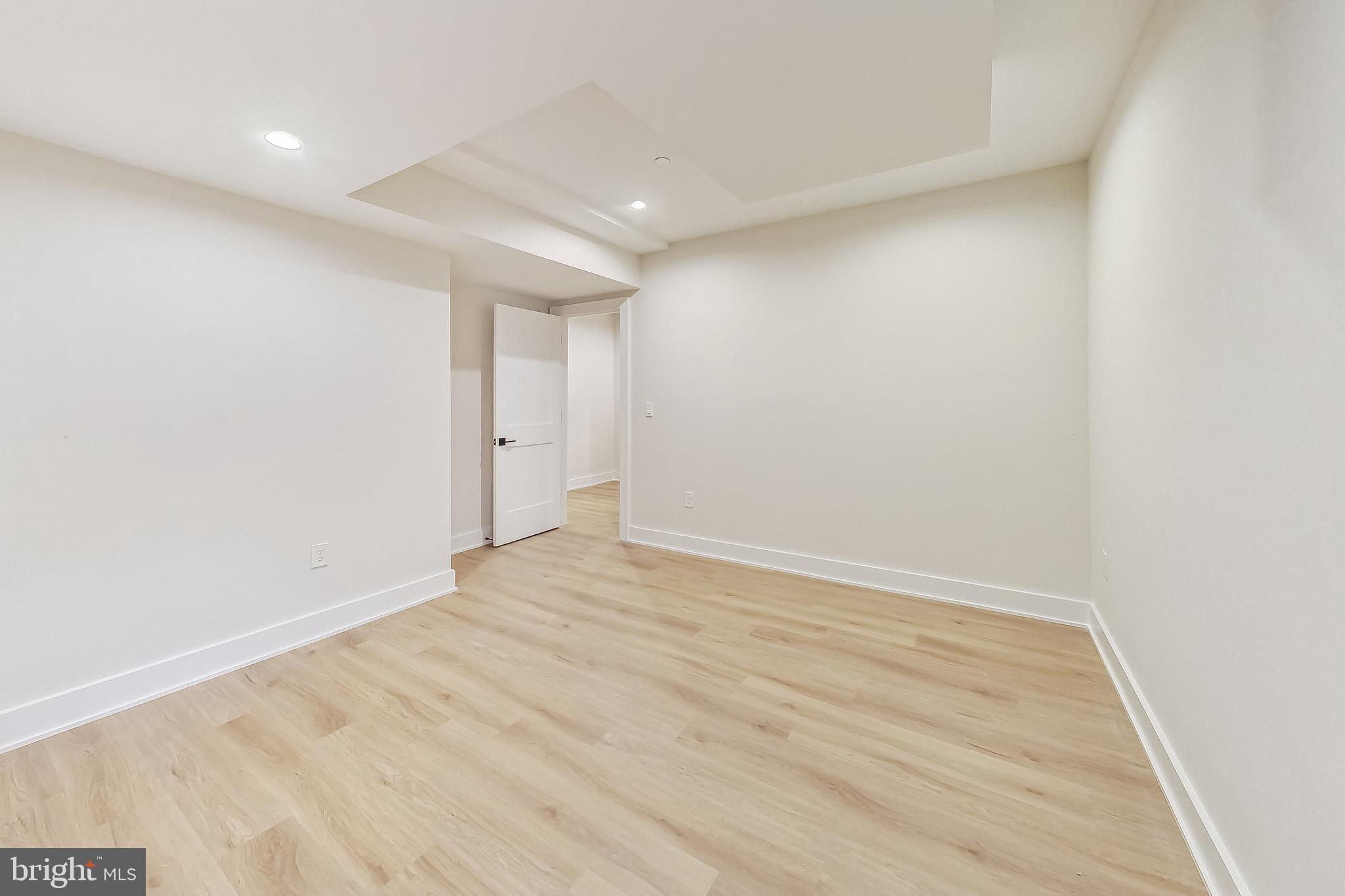 KENSINGTON - Residential