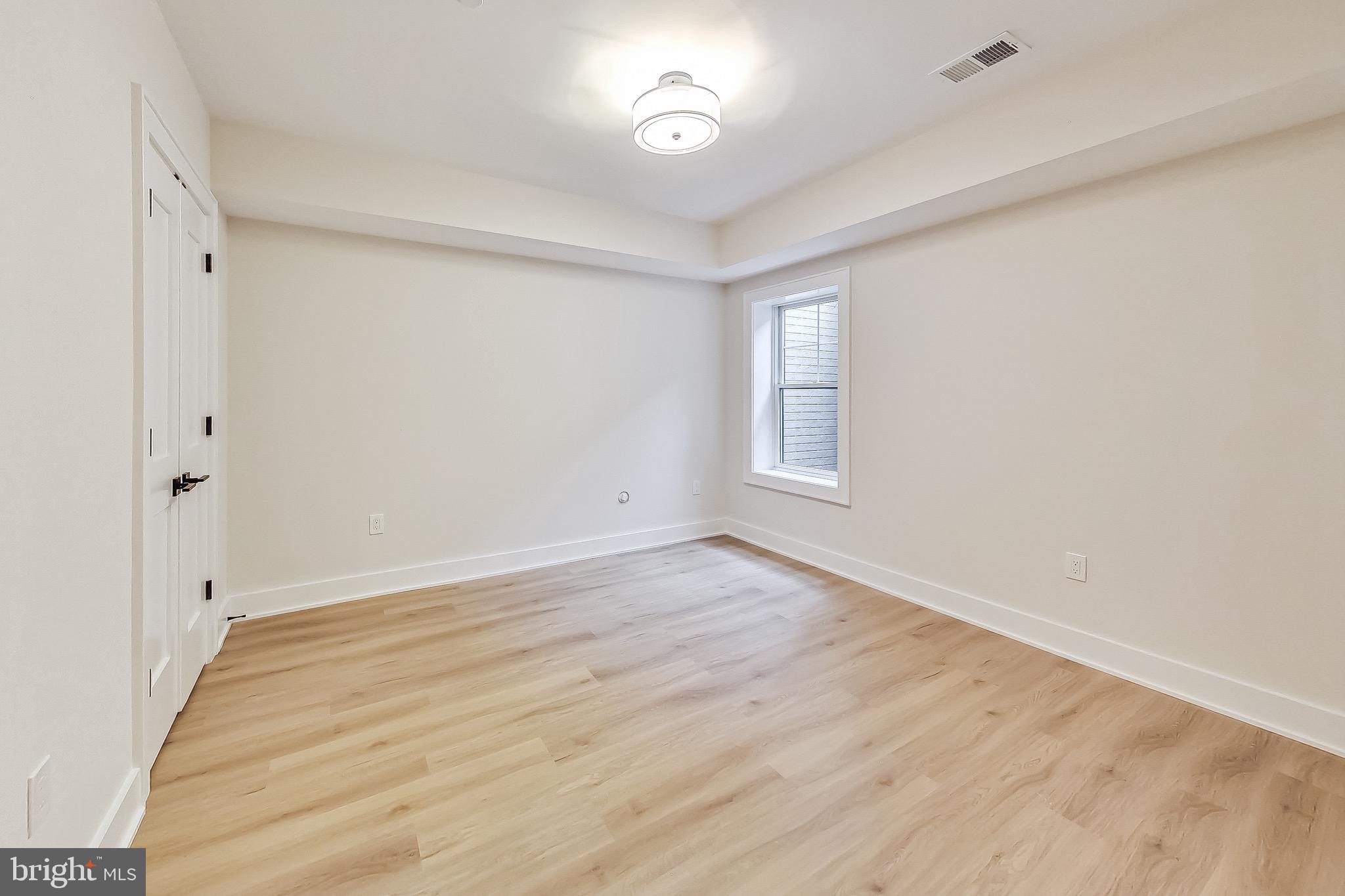 KENSINGTON - Residential