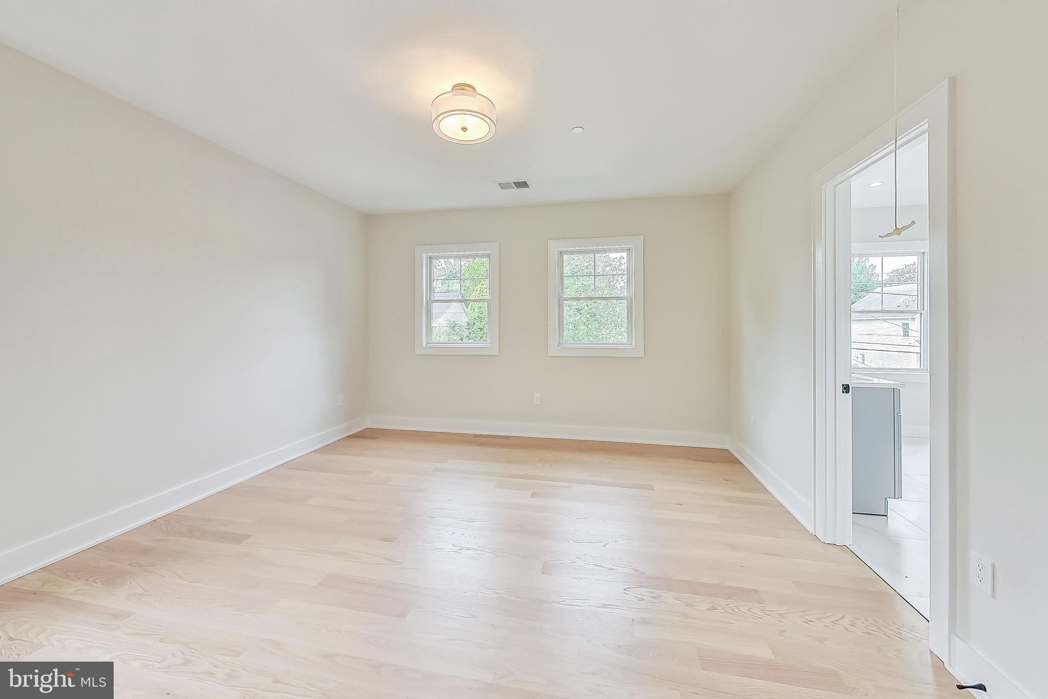 KENSINGTON - Residential