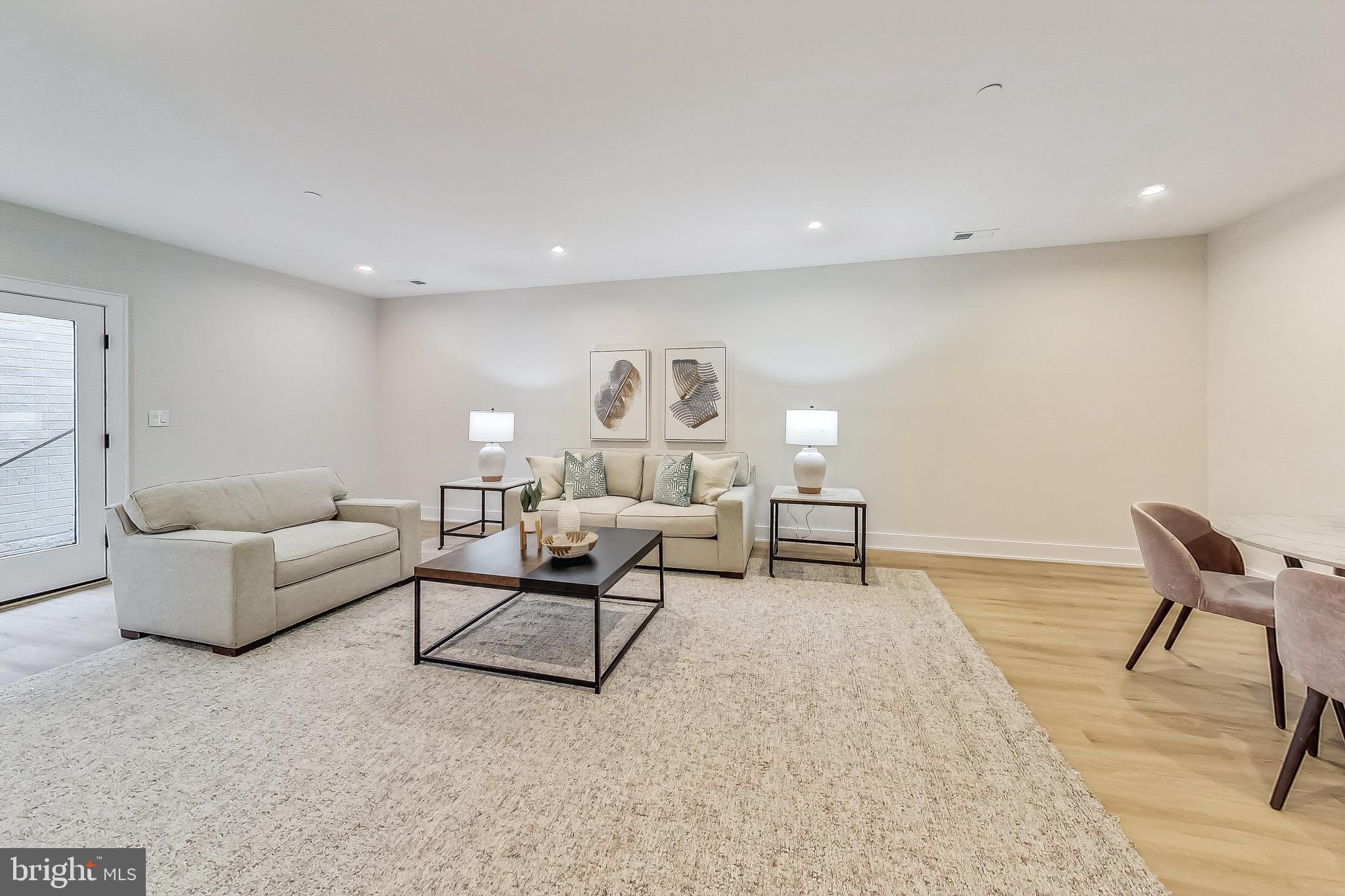 KENSINGTON - Residential