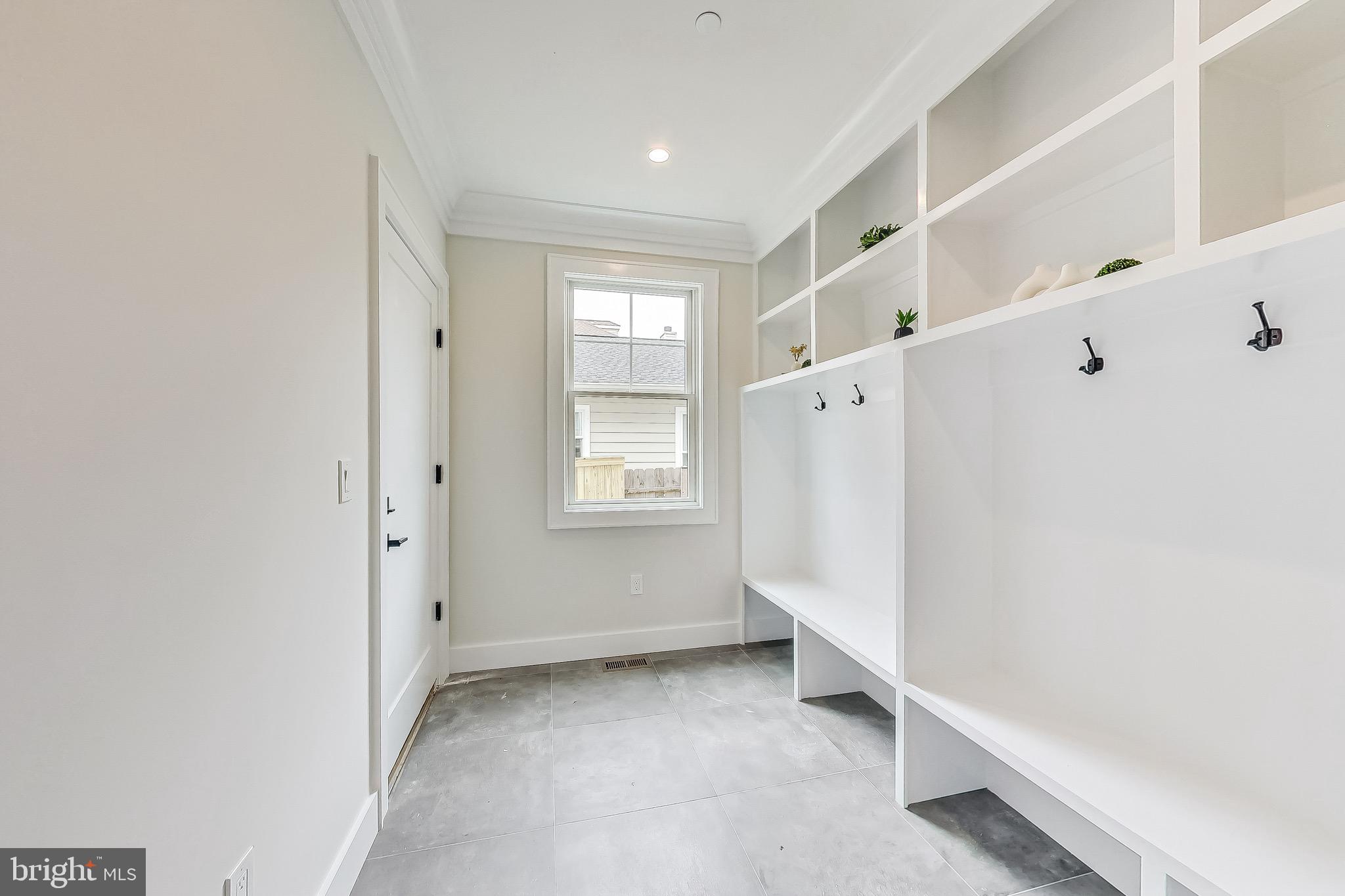 KENSINGTON - Residential