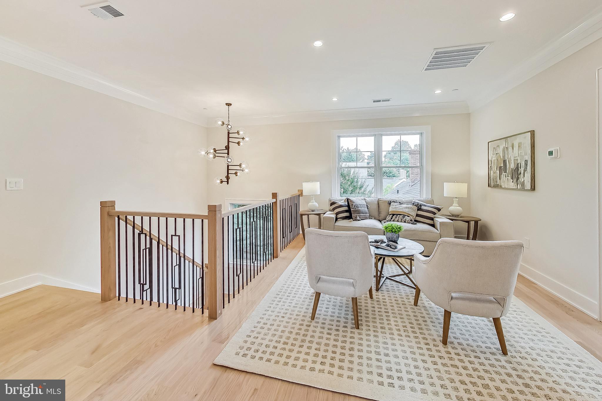 KENSINGTON - Residential