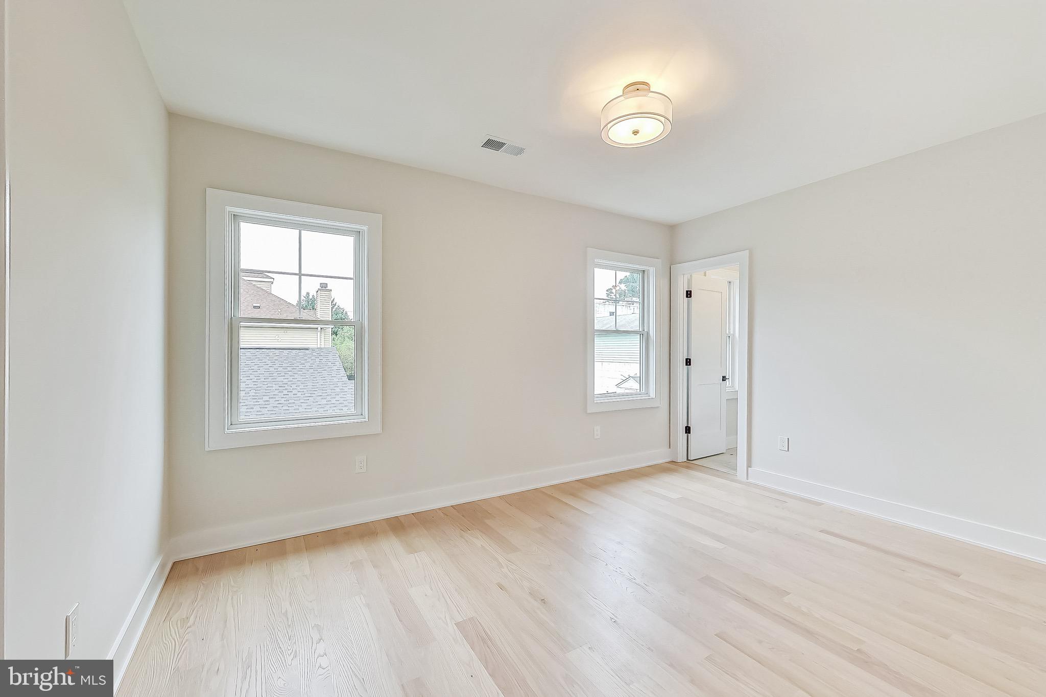 KENSINGTON - Residential