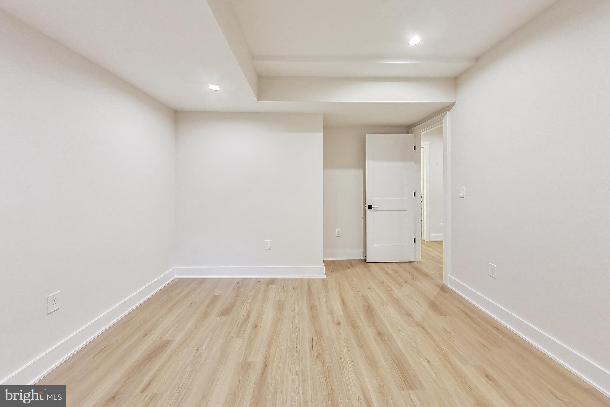 KENSINGTON - Residential