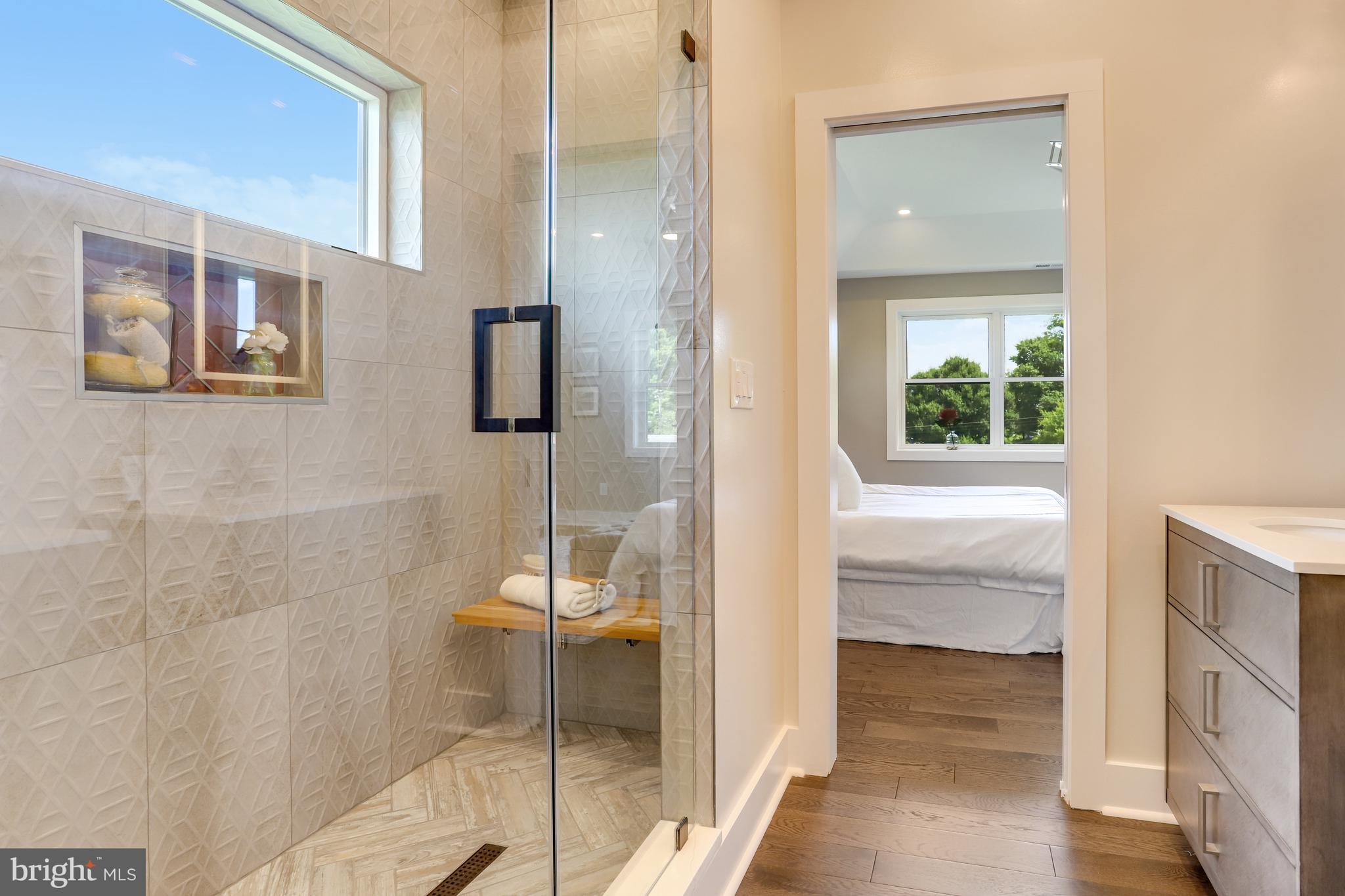 MADISON MANOR - Residential