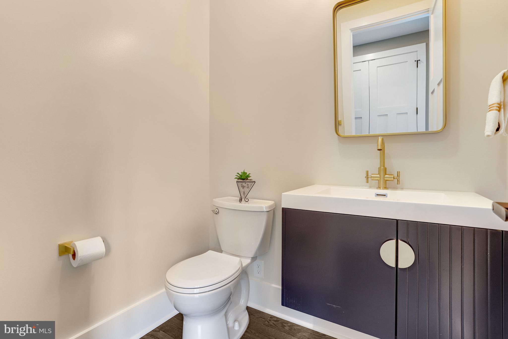 MADISON MANOR - Residential