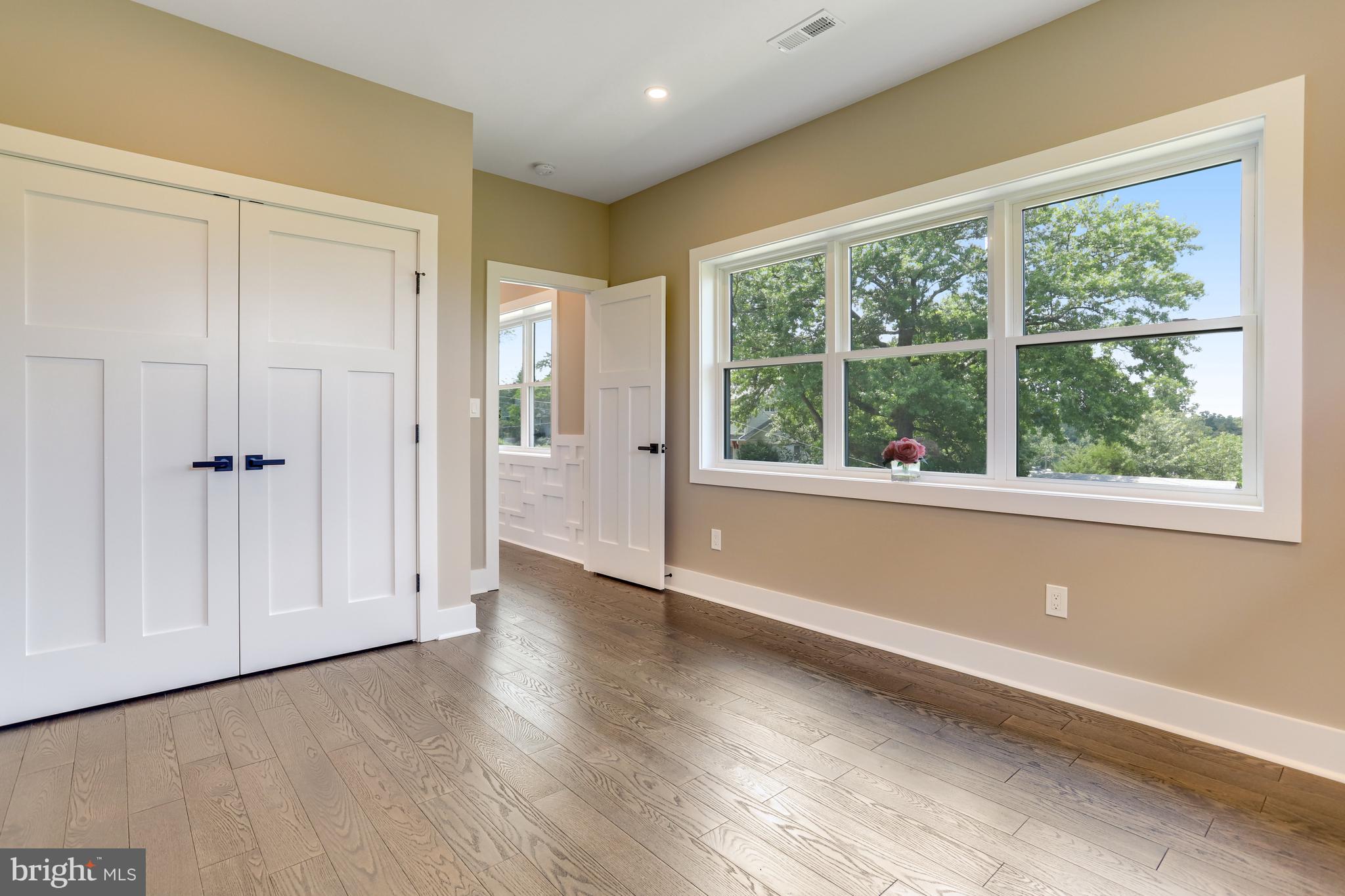 MADISON MANOR - Residential