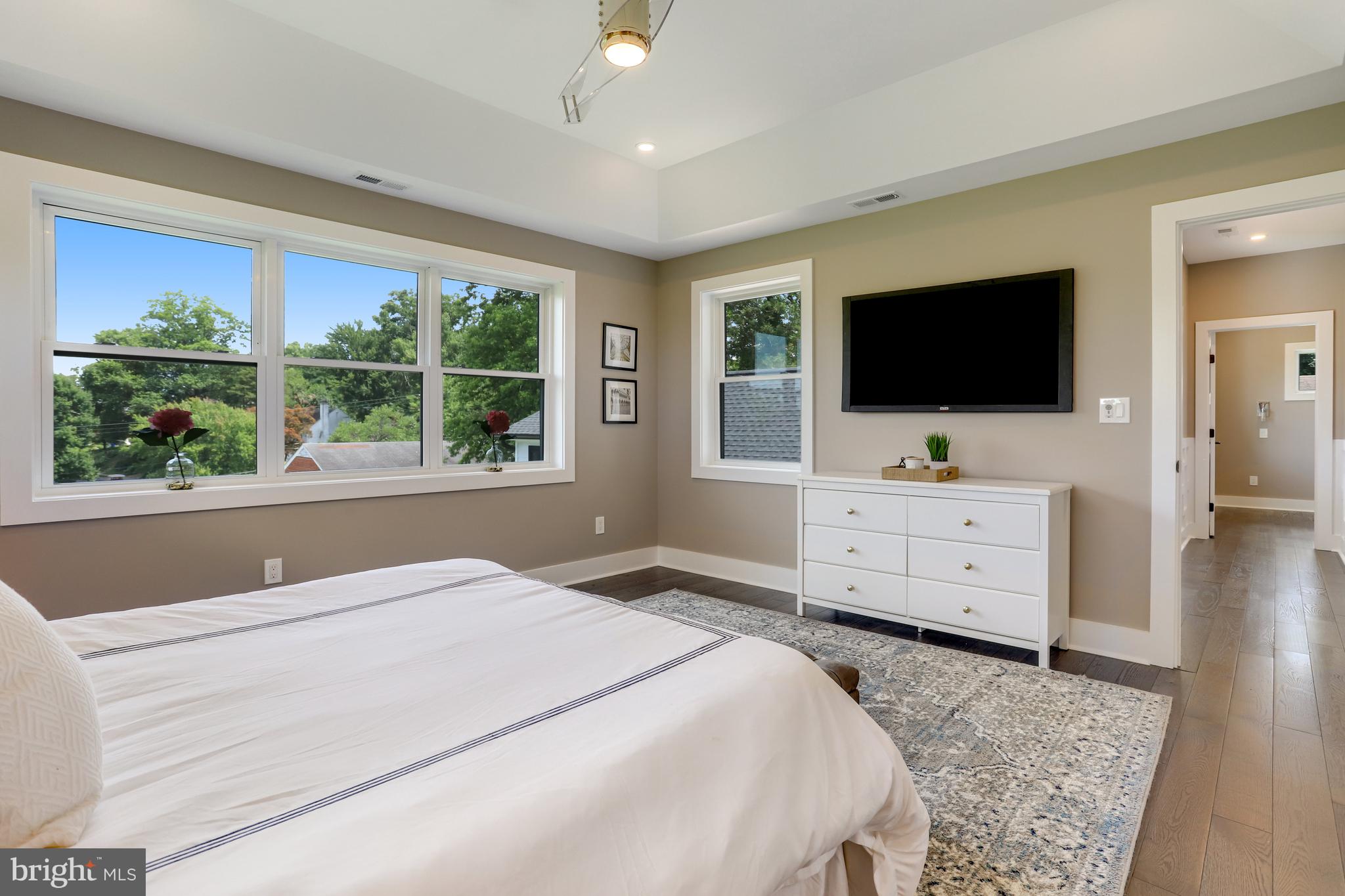 MADISON MANOR - Residential