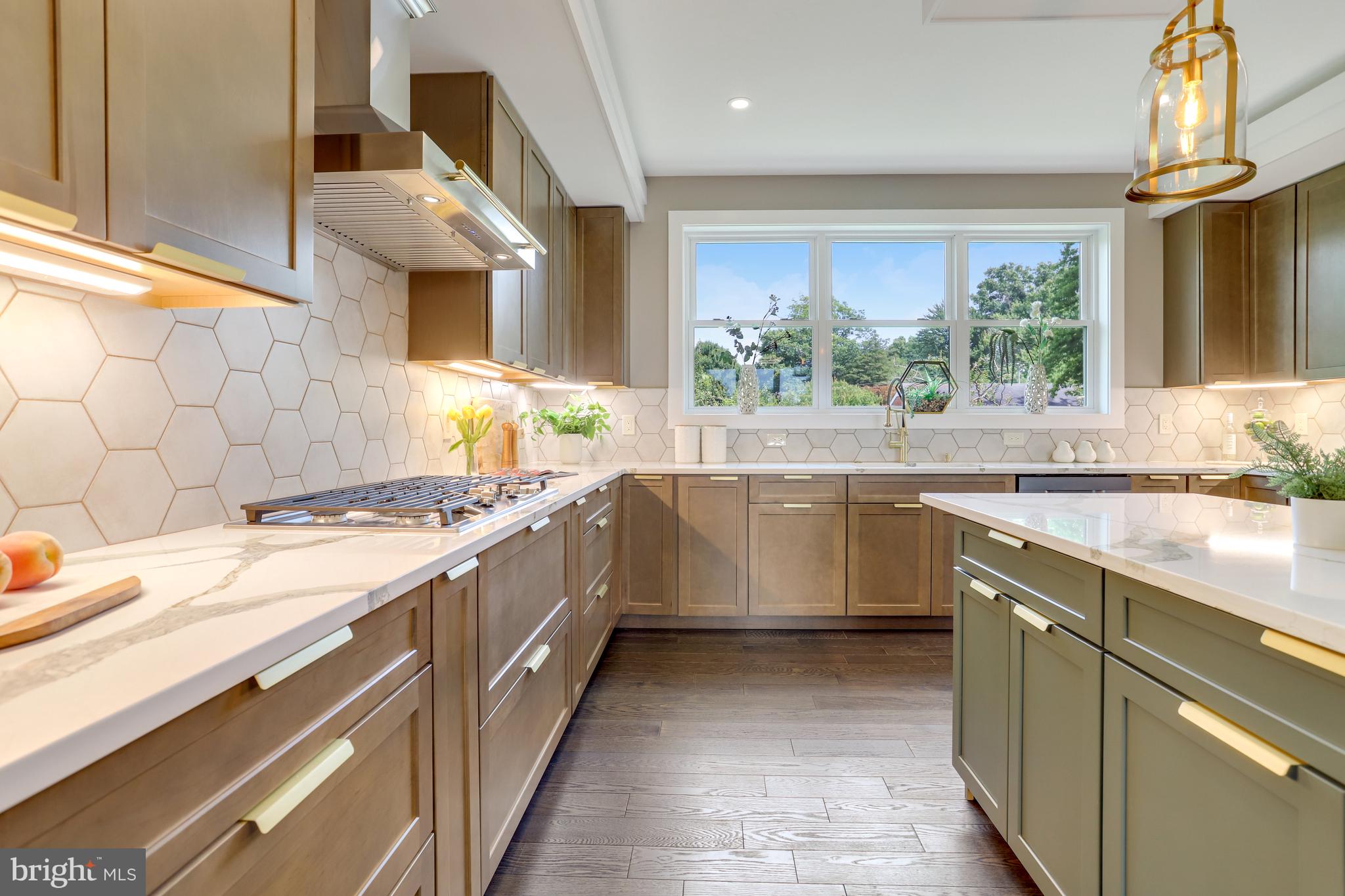 MADISON MANOR - Residential