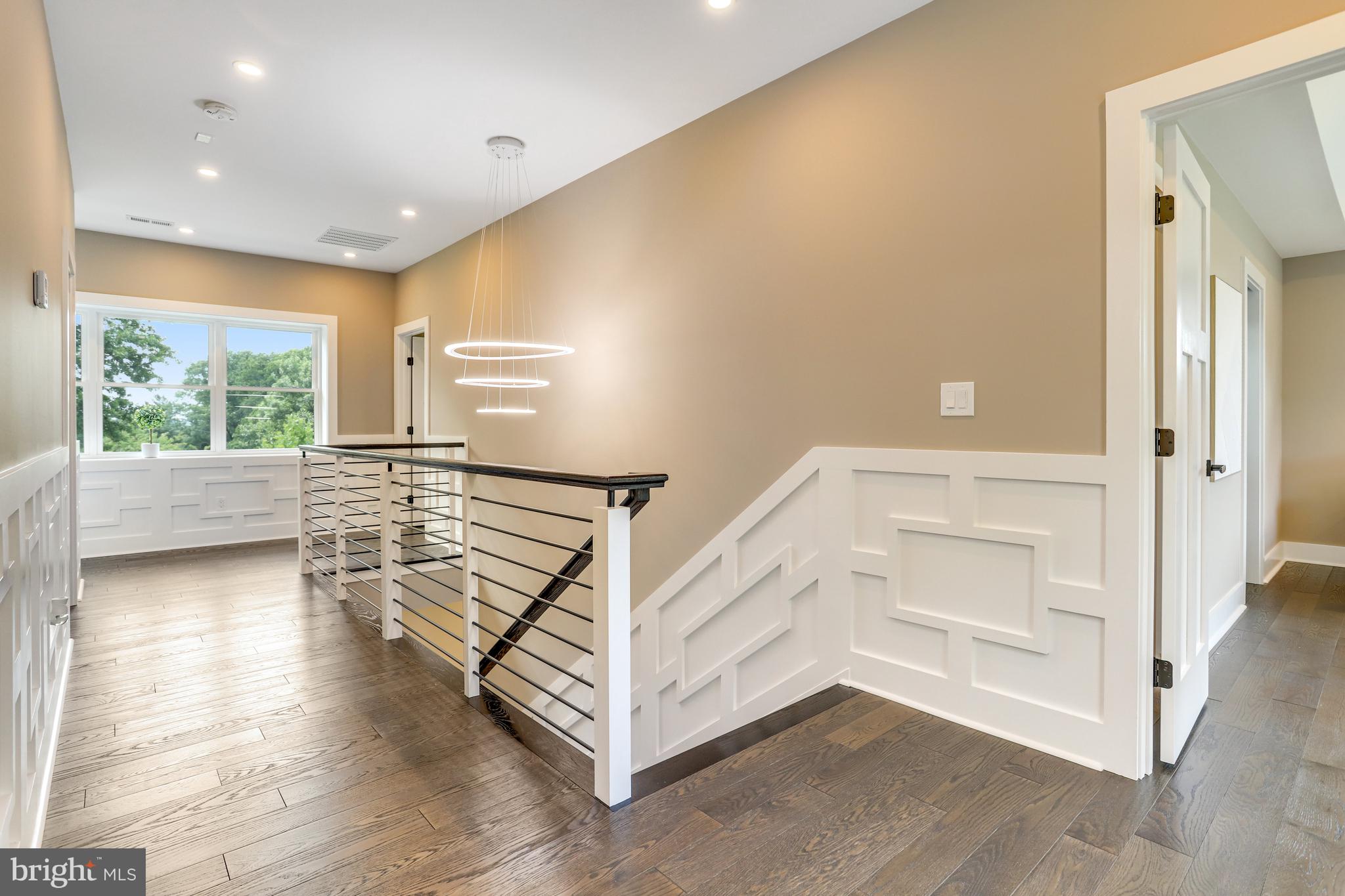 MADISON MANOR - Residential