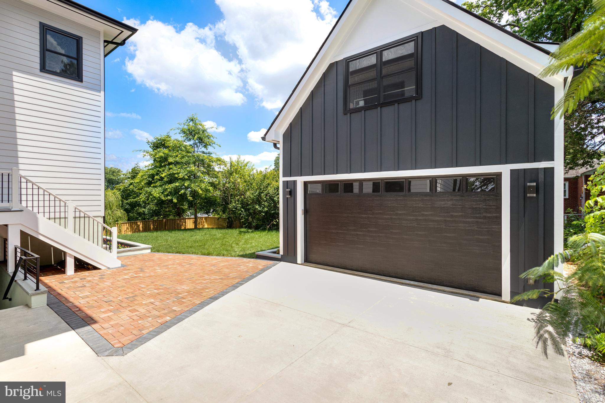 MADISON MANOR - Residential