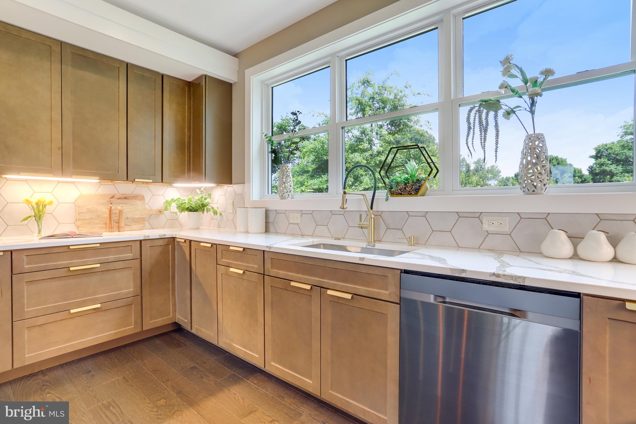 MADISON MANOR - Residential