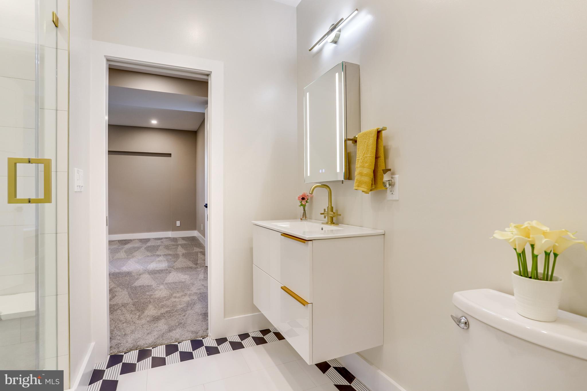 MADISON MANOR - Residential