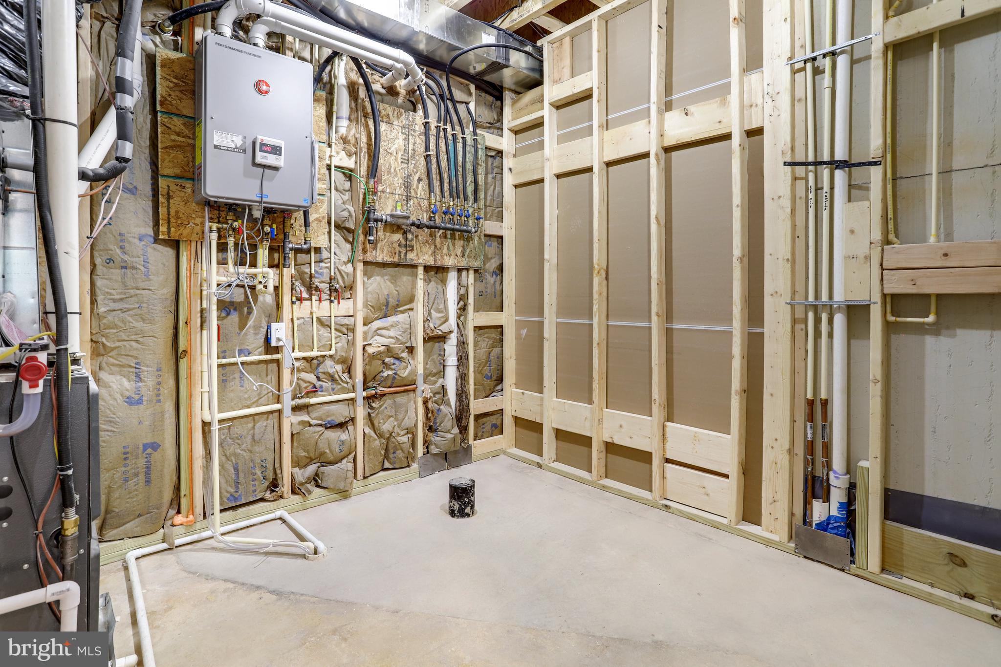 MADISON MANOR - Residential