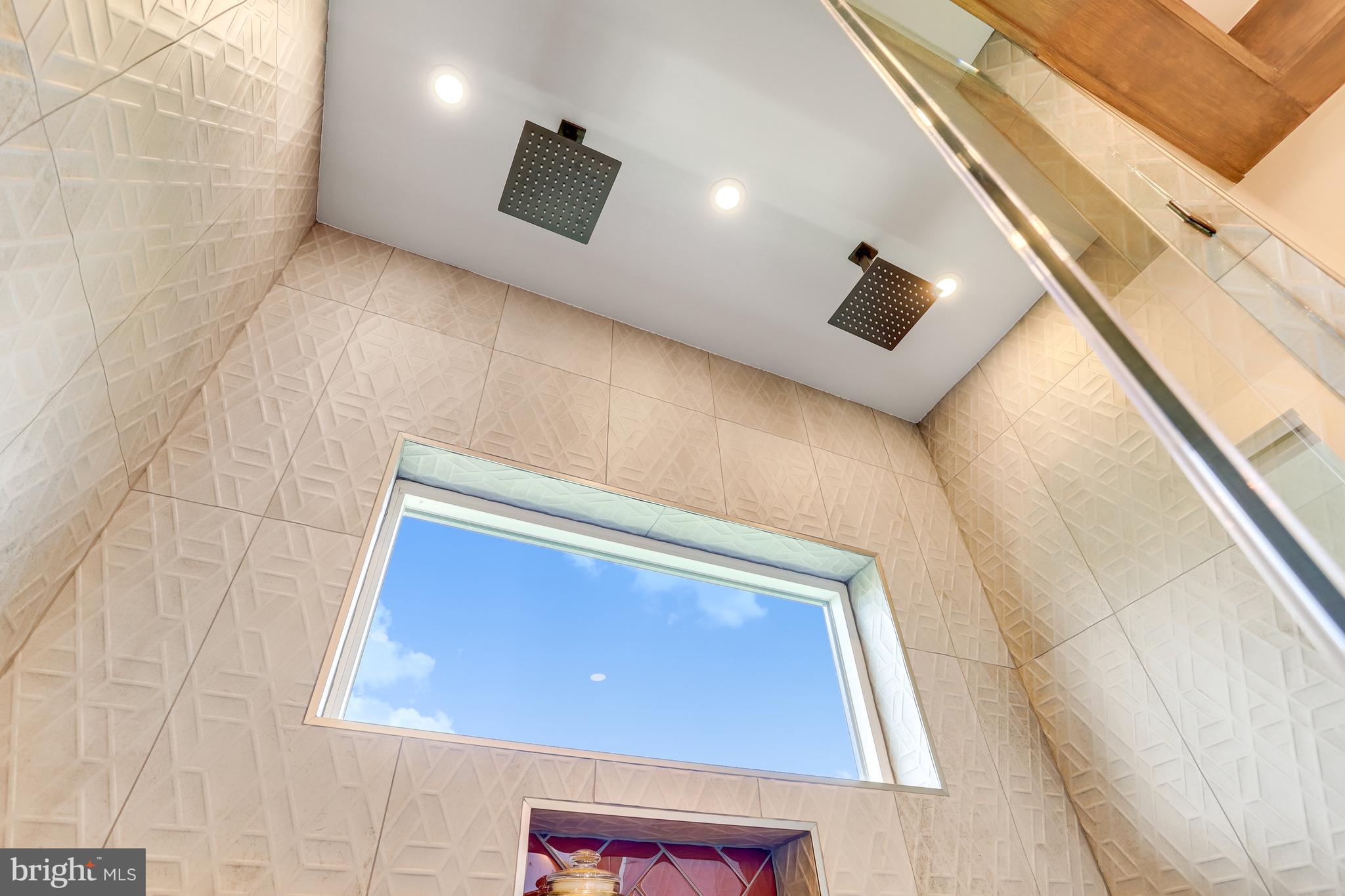 MADISON MANOR - Residential