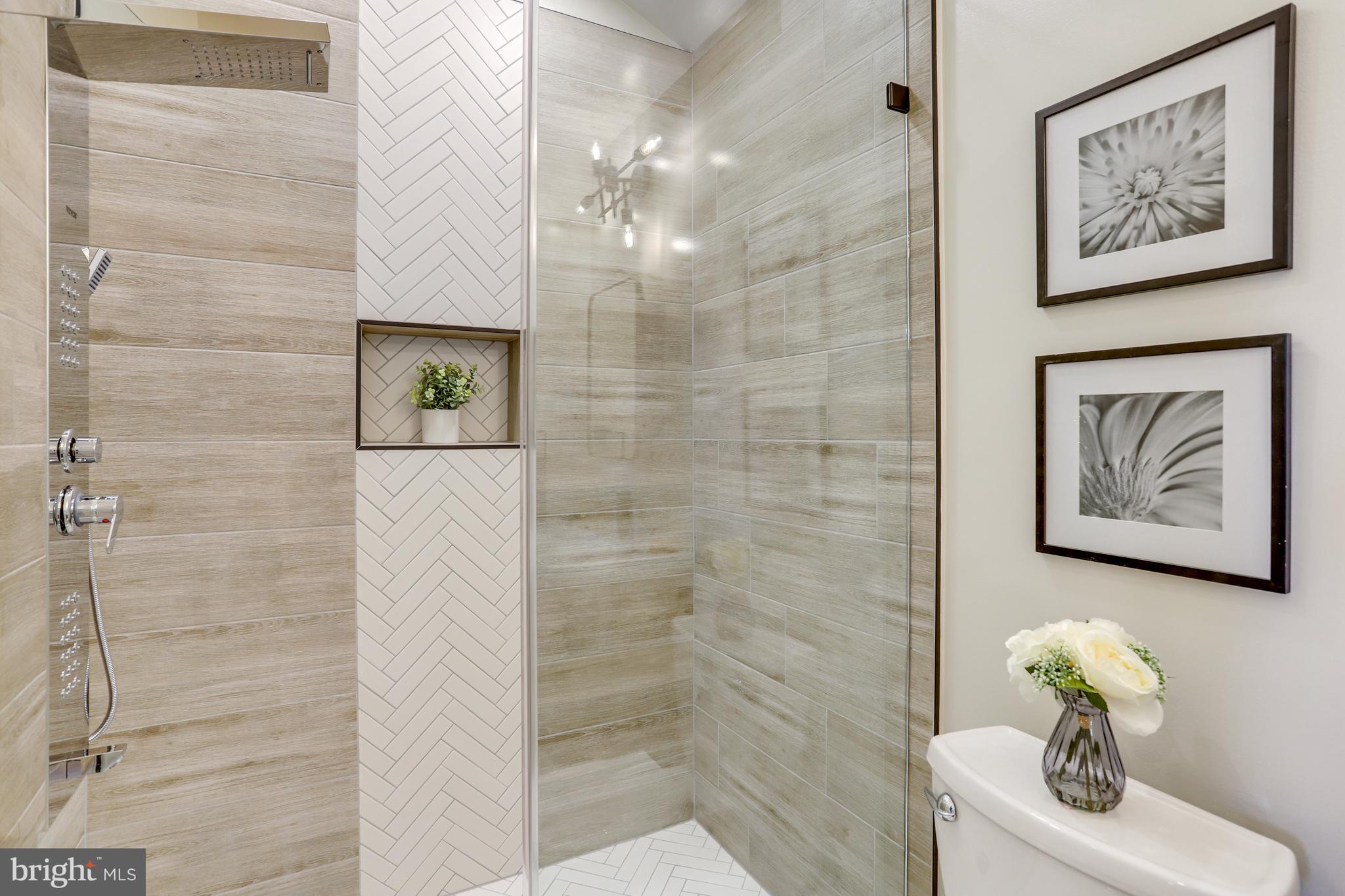 MADISON MANOR - Residential